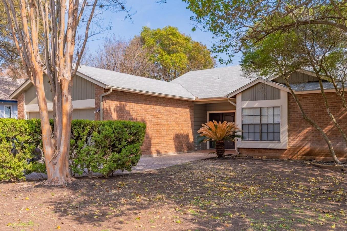 Beautiful With Pool, Games & Covered Patio Holiday home *