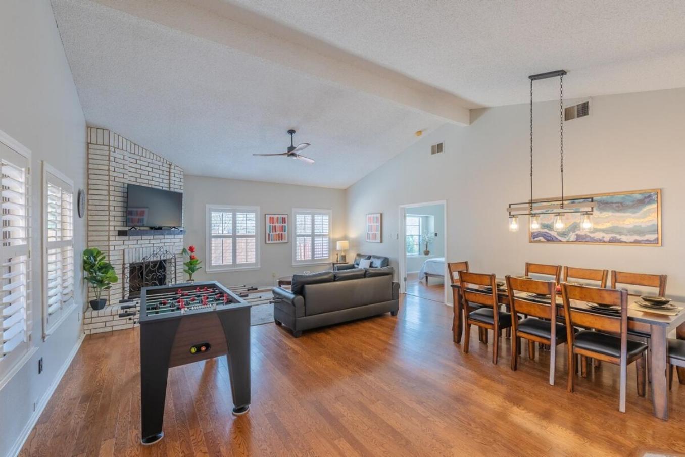 Holiday home Beautiful With Pool, Games & Covered Patio