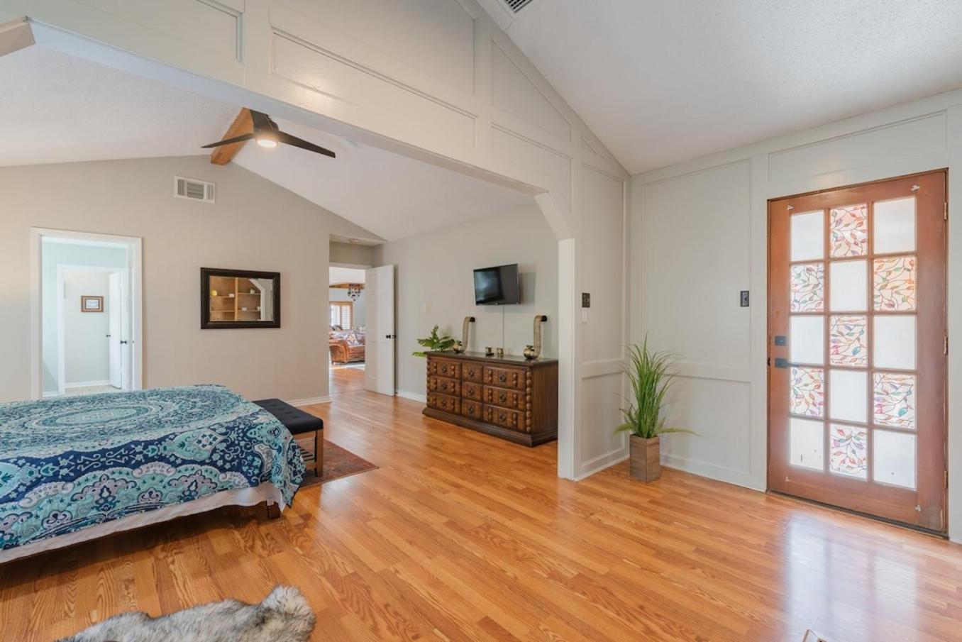 Beautiful Texas Ranch House, Game & Minigolf Holiday home *