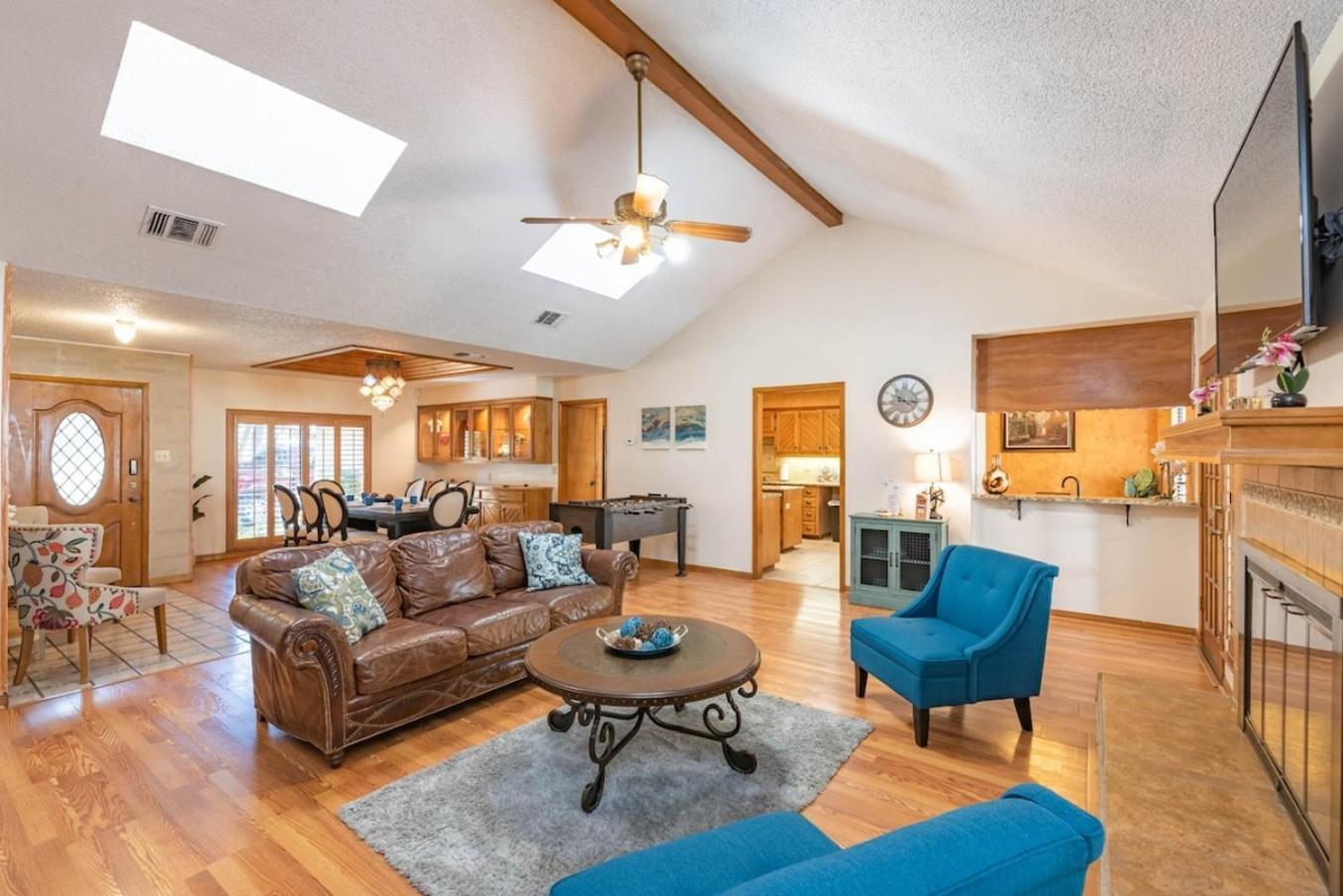 Beautiful Texas Ranch House, Game & Minigolf