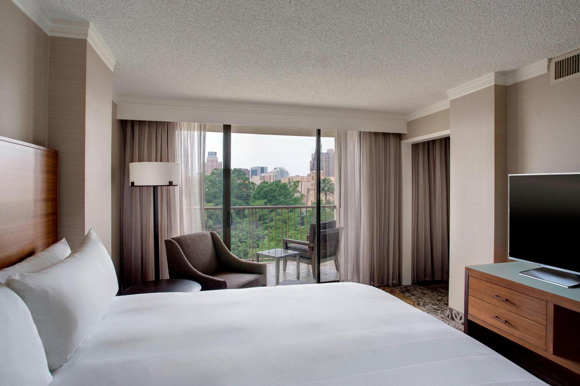 Marriott Riverwalk Hotel