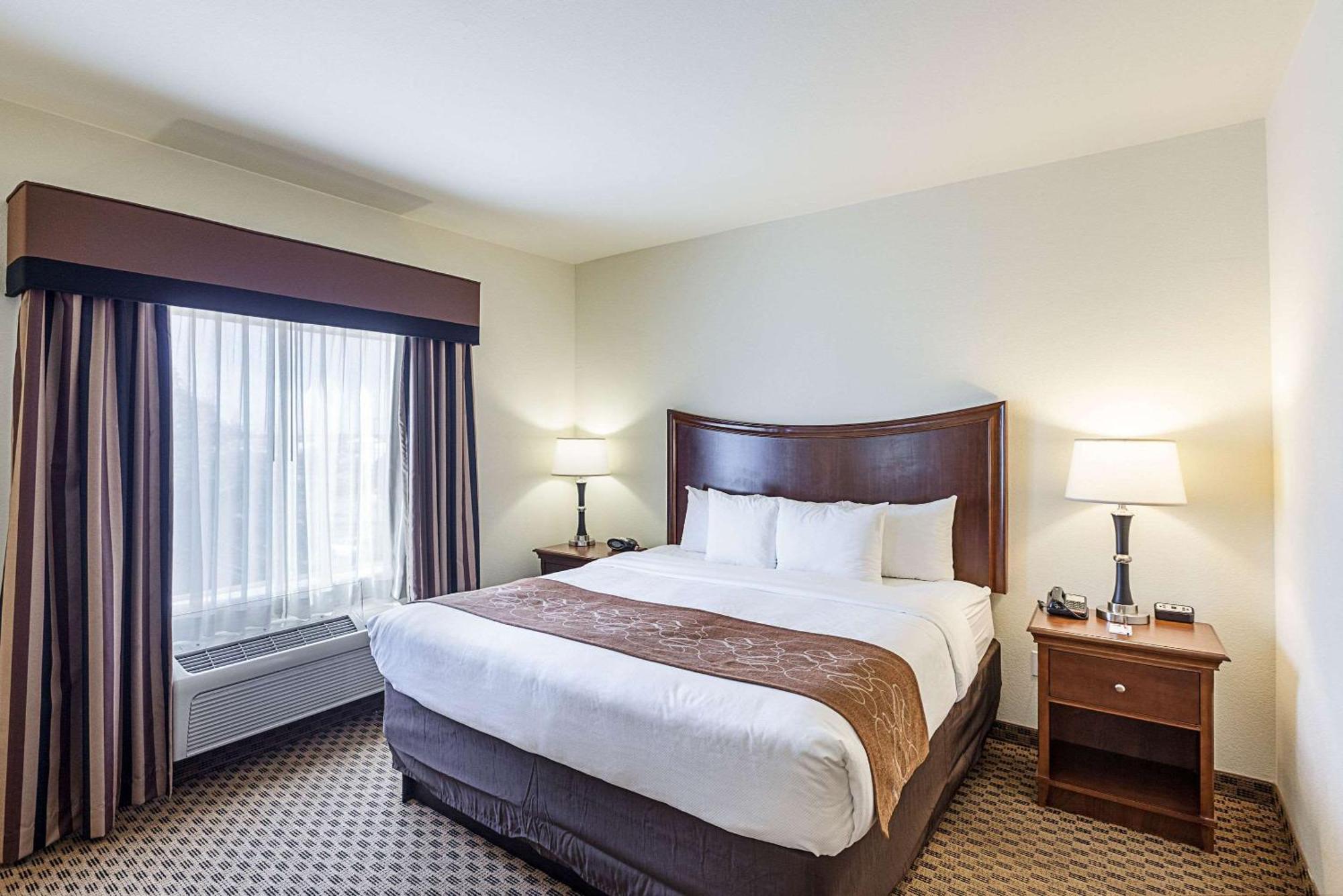 Hotel Comfort North - Stone Oak
