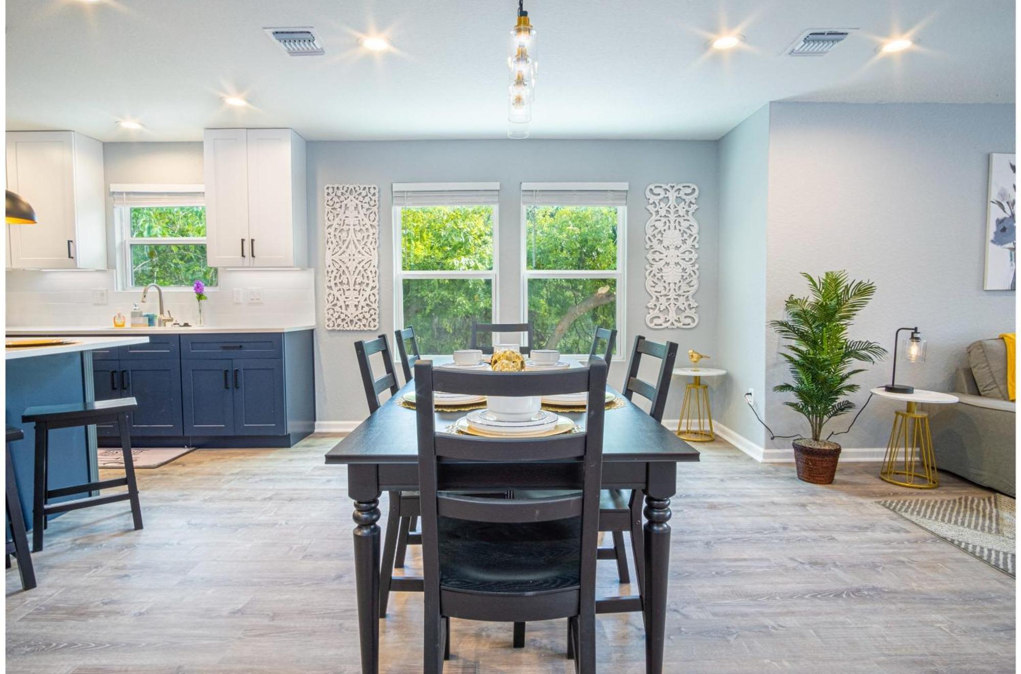 Comfortable 4br2.5ba Family Near Riverwalk *
