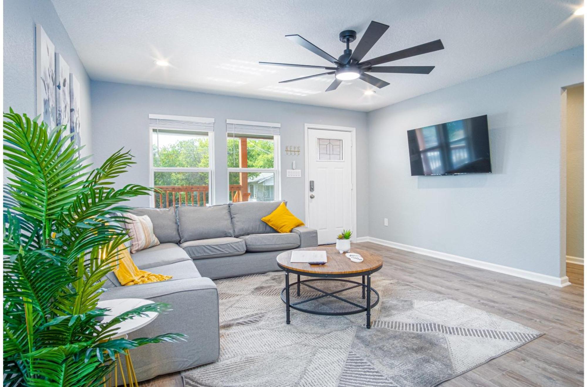 Comfortable 4br2.5ba Family Near Riverwalk Holiday home San Antonio