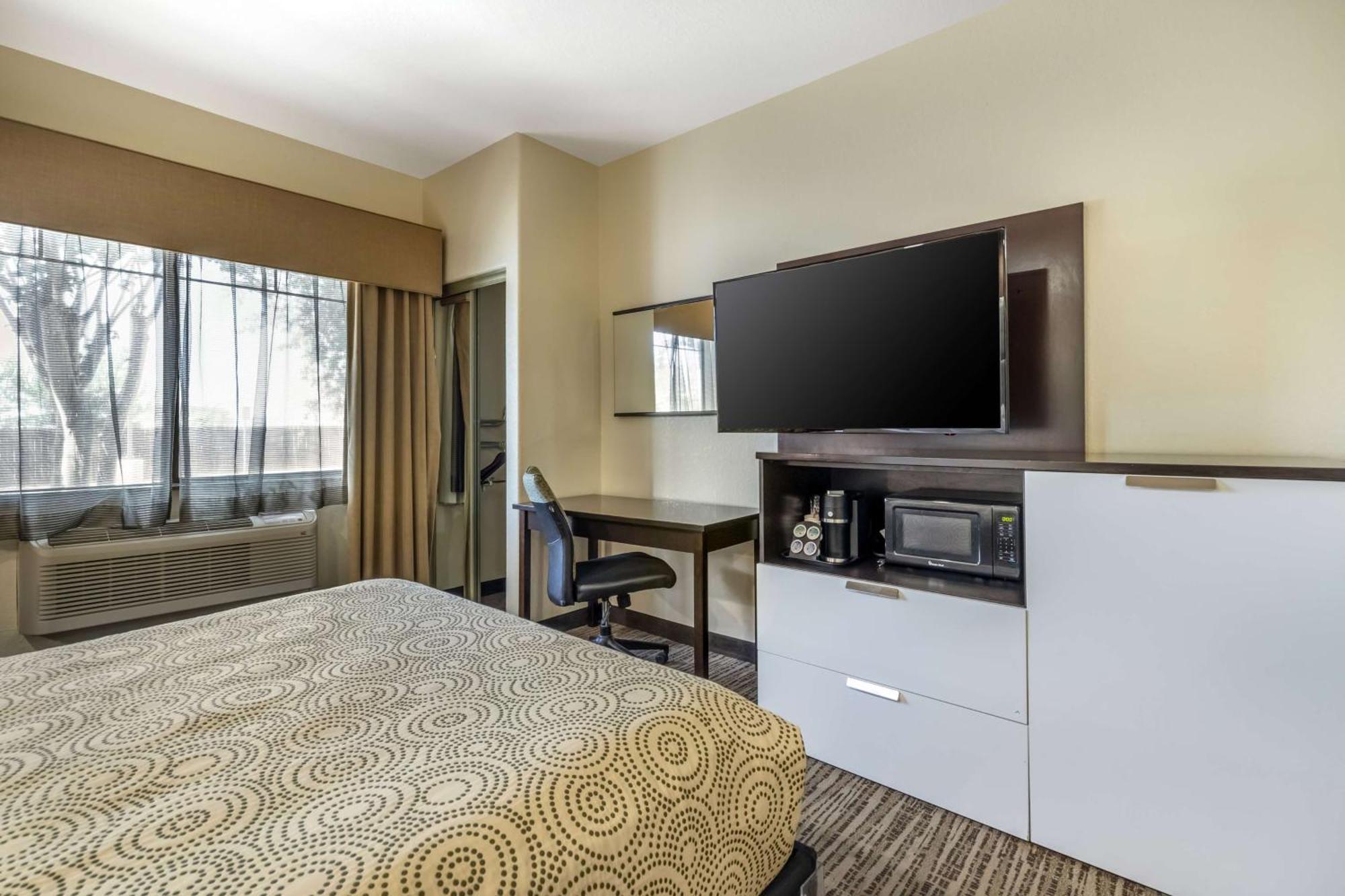 Hotel Western Lackland And Suites. 3*