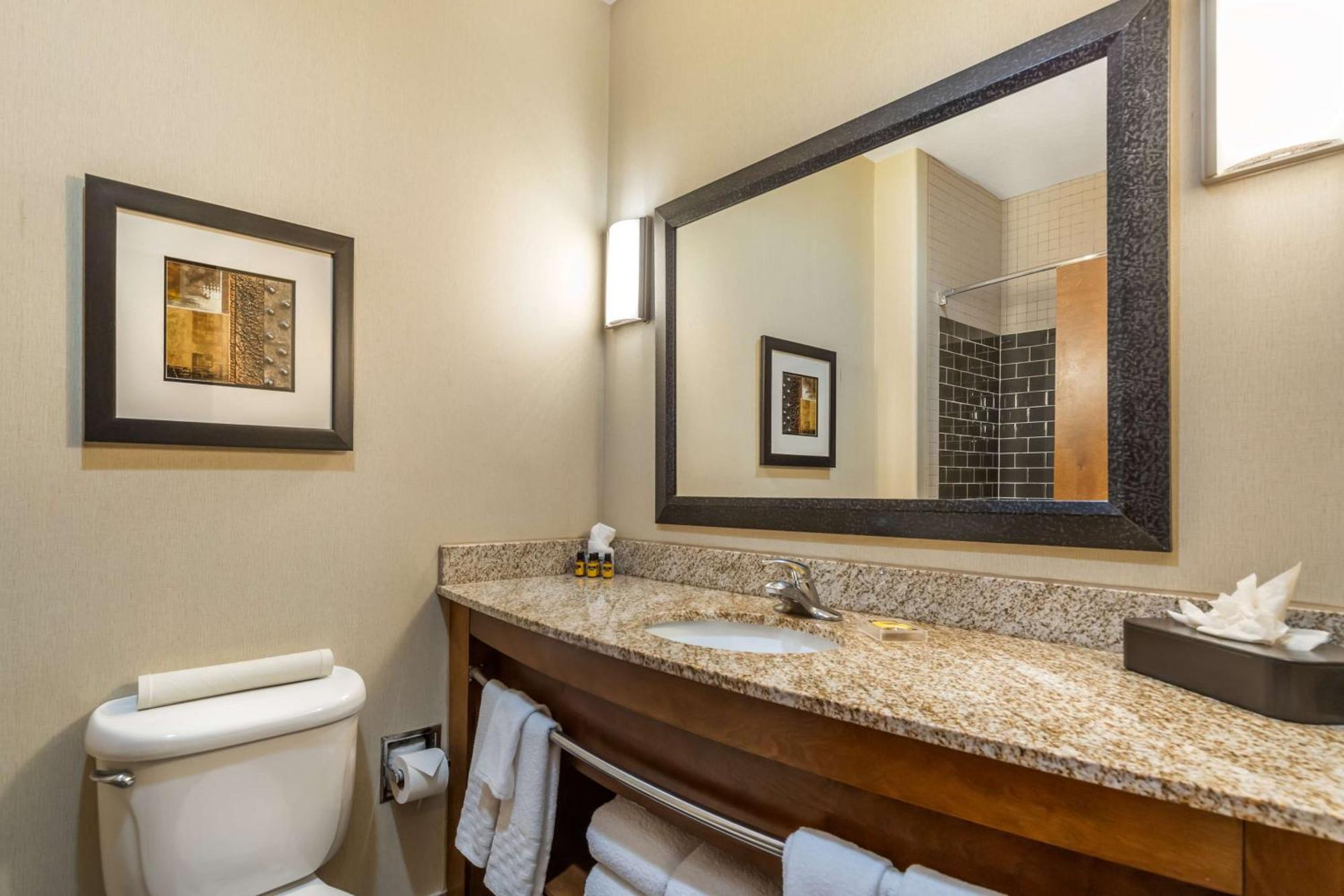 Western Lackland And Suites. Hotel