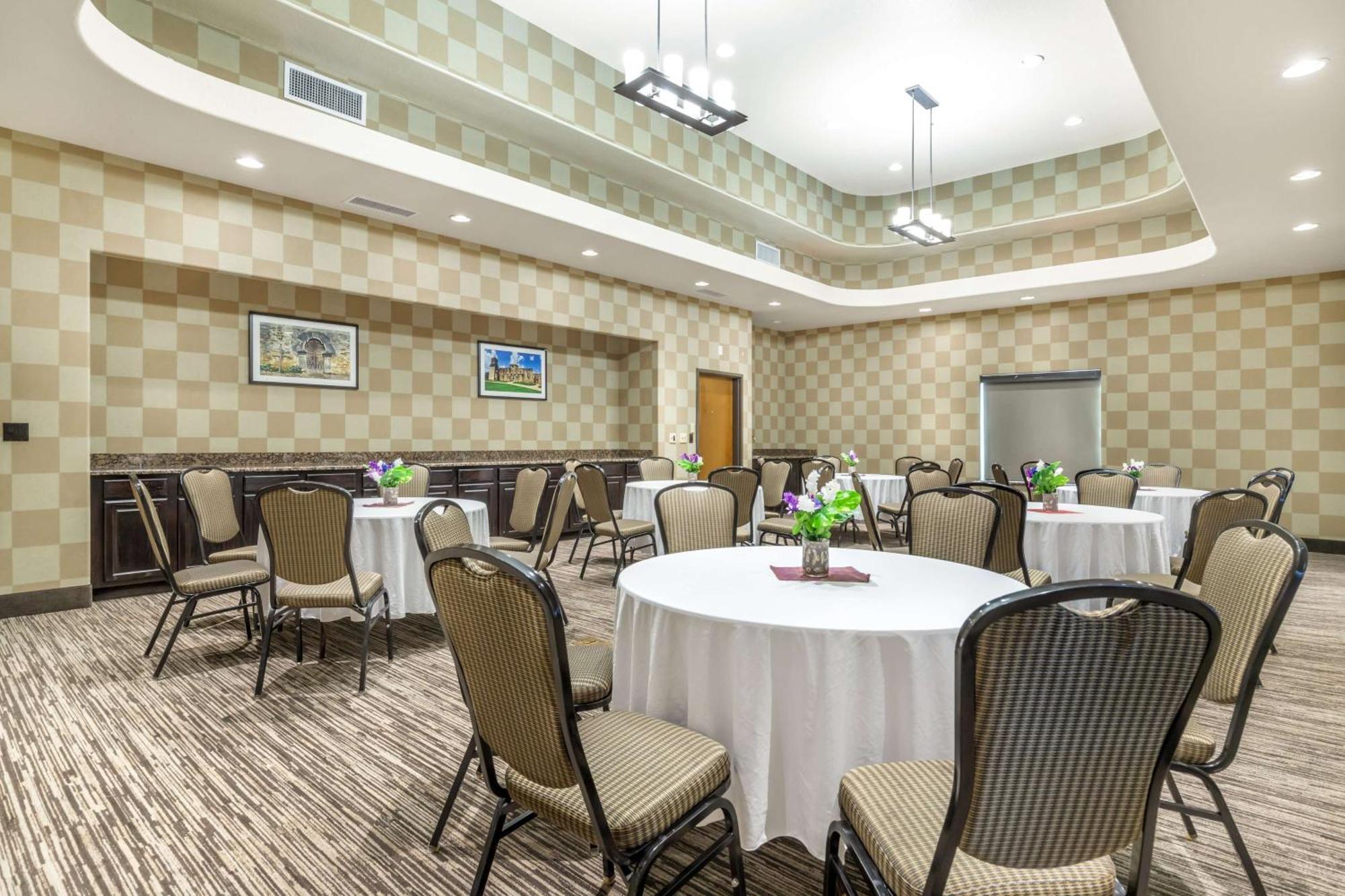 Hotel Western Lackland And Suites. 3*