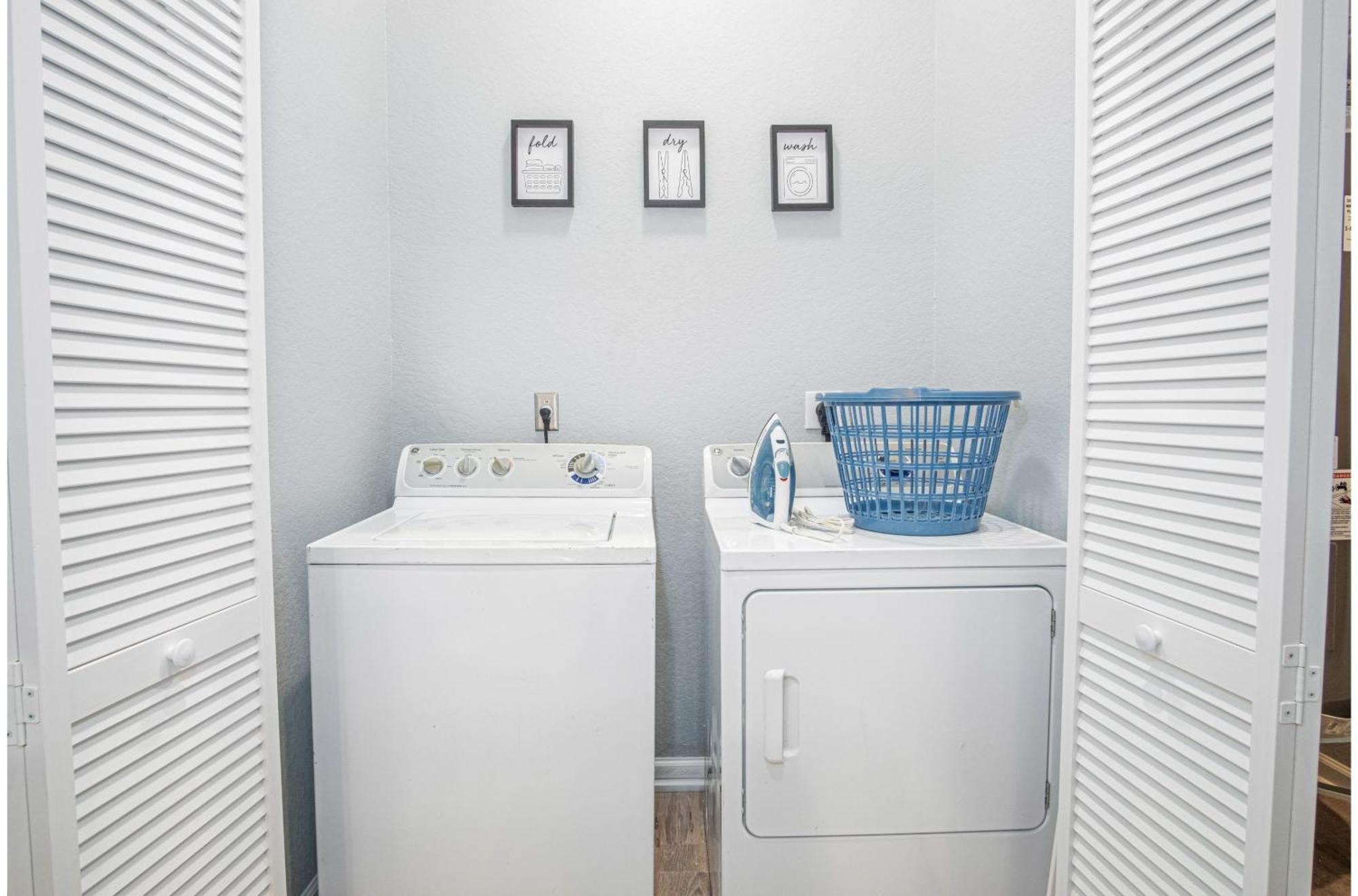 Inviting 4br2ba Near Downtown Riverwalk