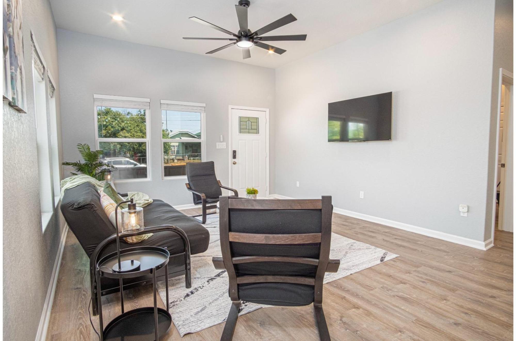 Inviting 4br2ba Near Downtown Riverwalk Holiday home *