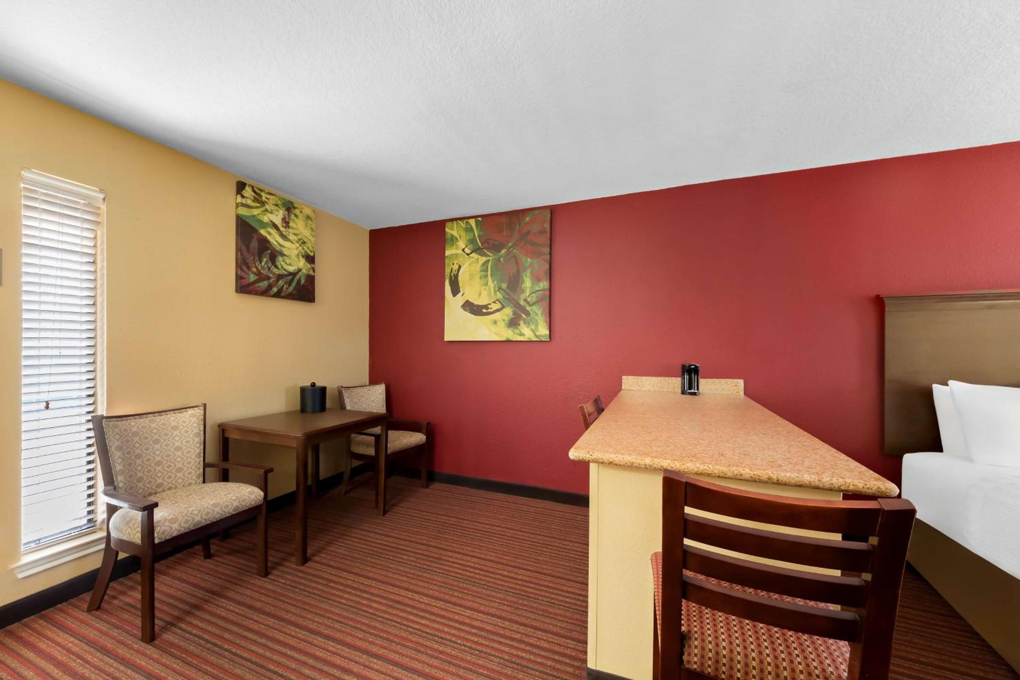 Surestay By Western Fiesta Hotel