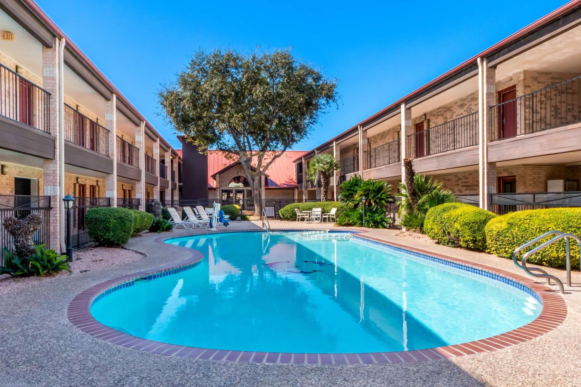 Surestay By Western Fiesta Hotel San Antonio
