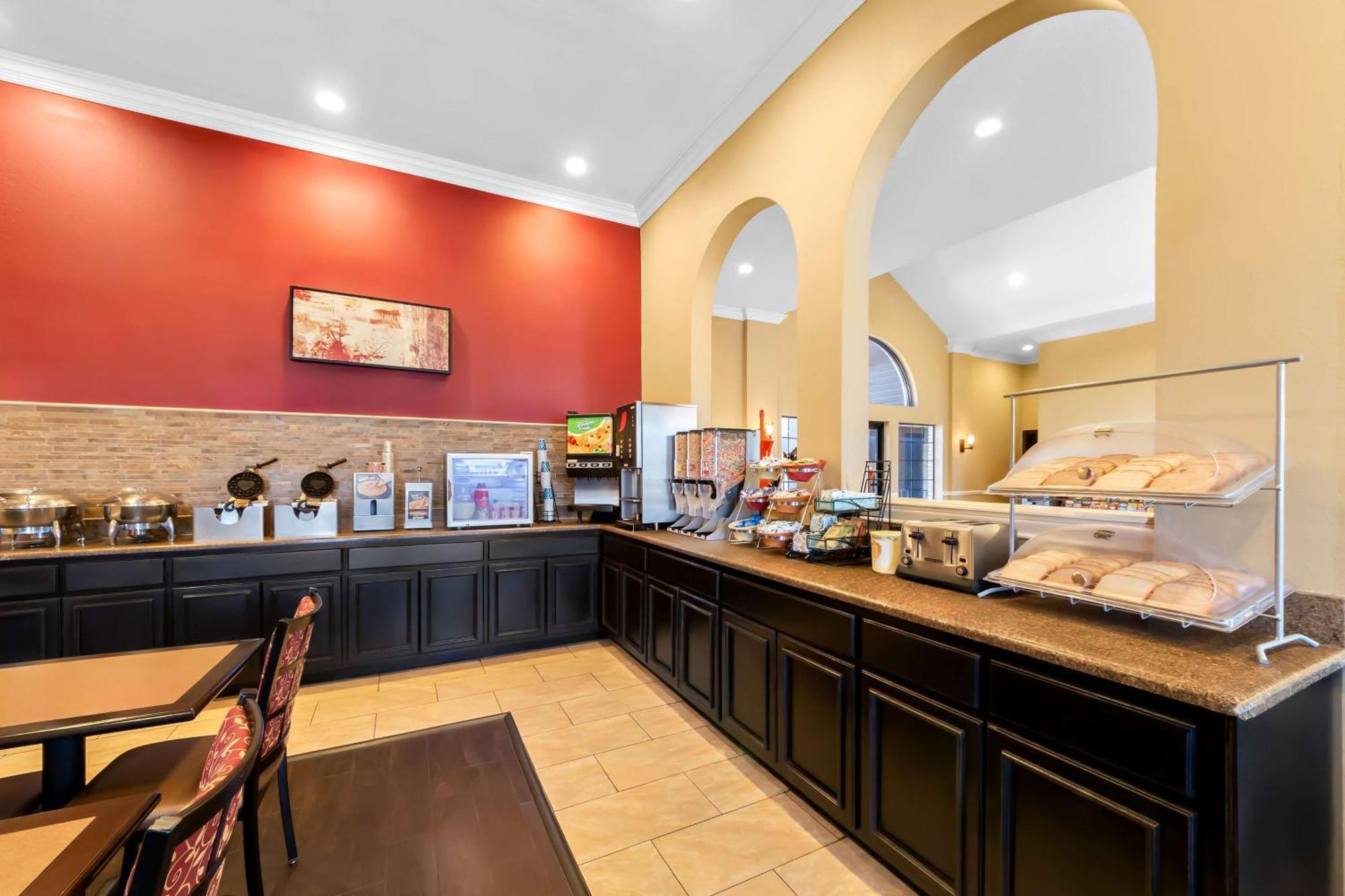 Hotel Surestay By Western Fiesta San Antonio