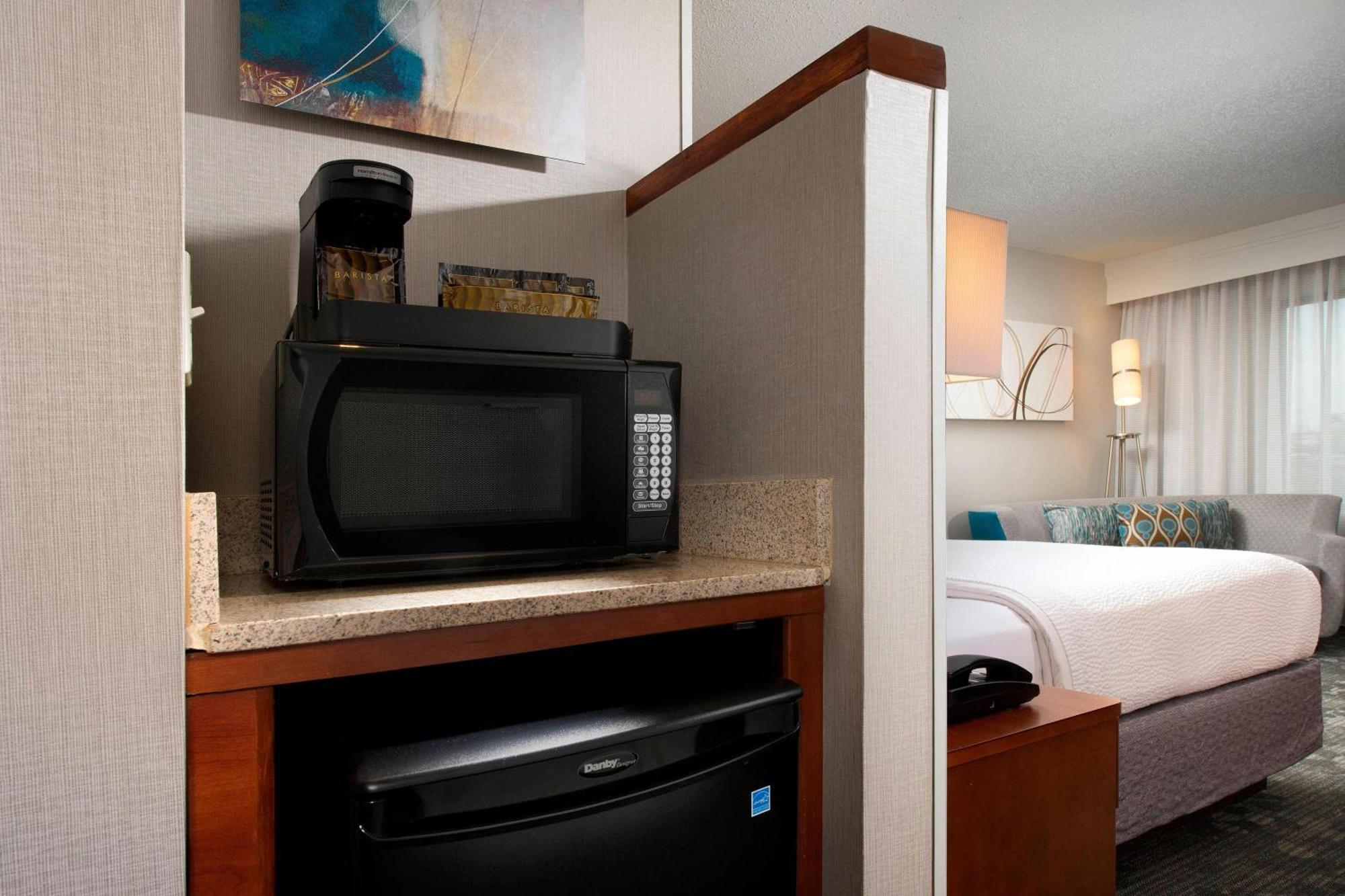 Courtyard By Marriott Seaworld/lackland Hotel 3*