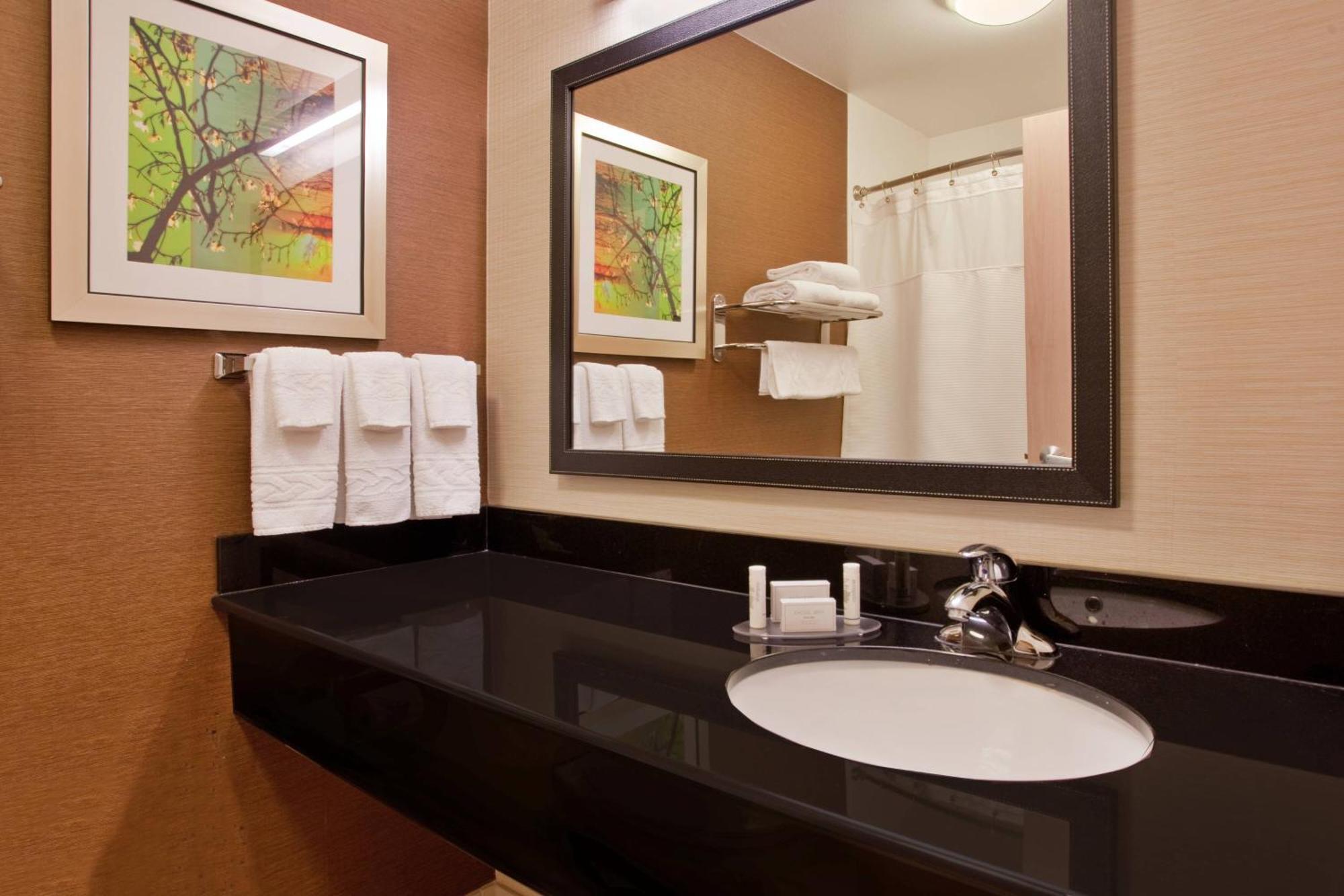 Fairfield & By Marriott Downtown/market Square 3*