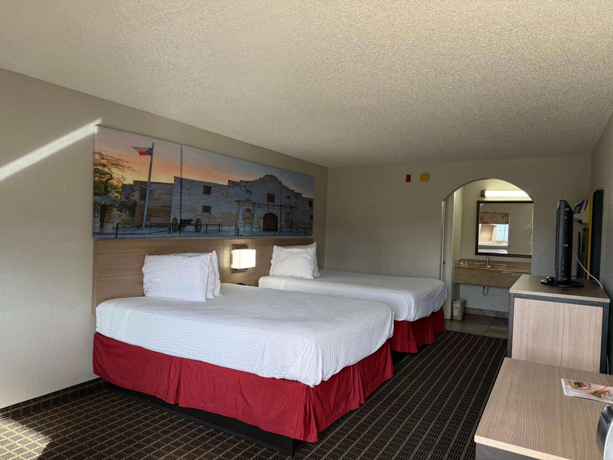 Hotel Days By Wyndham Interstate Hwy 35 North 2*
