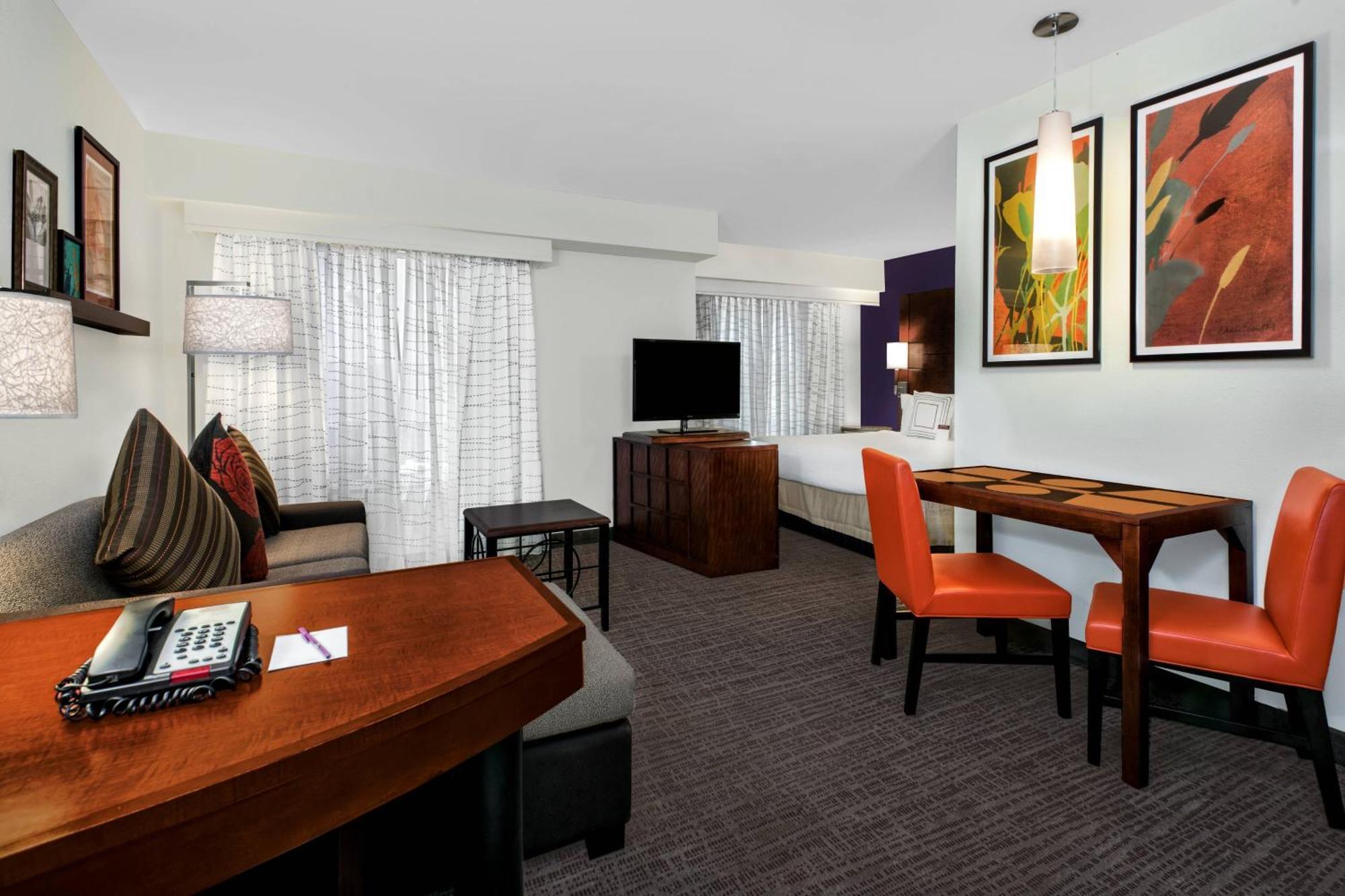 Hotel By Marriott Seaworld / Lackland San Antonio