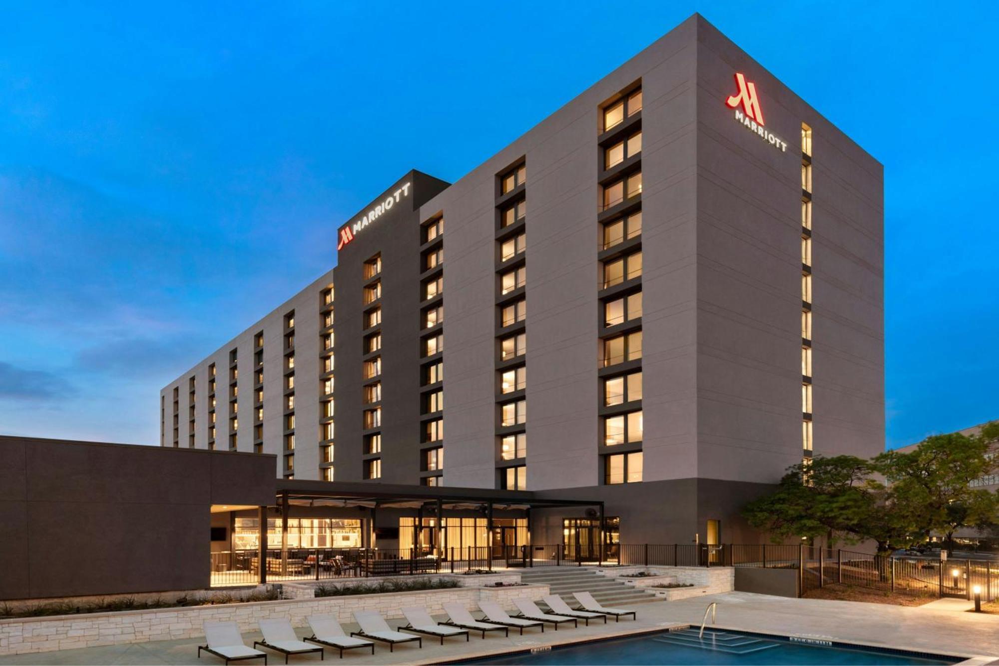 Marriott Airport Hotel 4*
