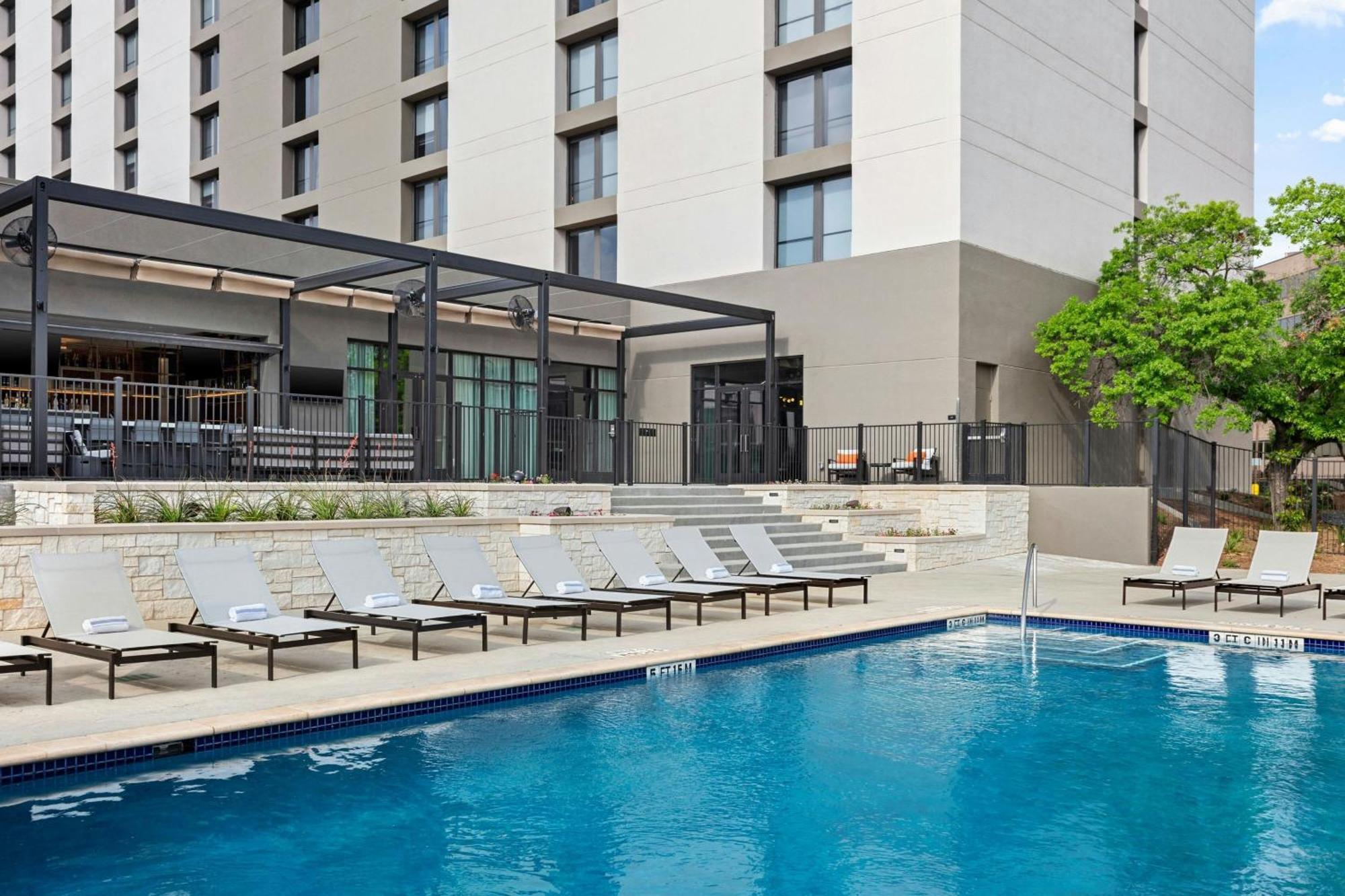 Marriott Airport Hotel