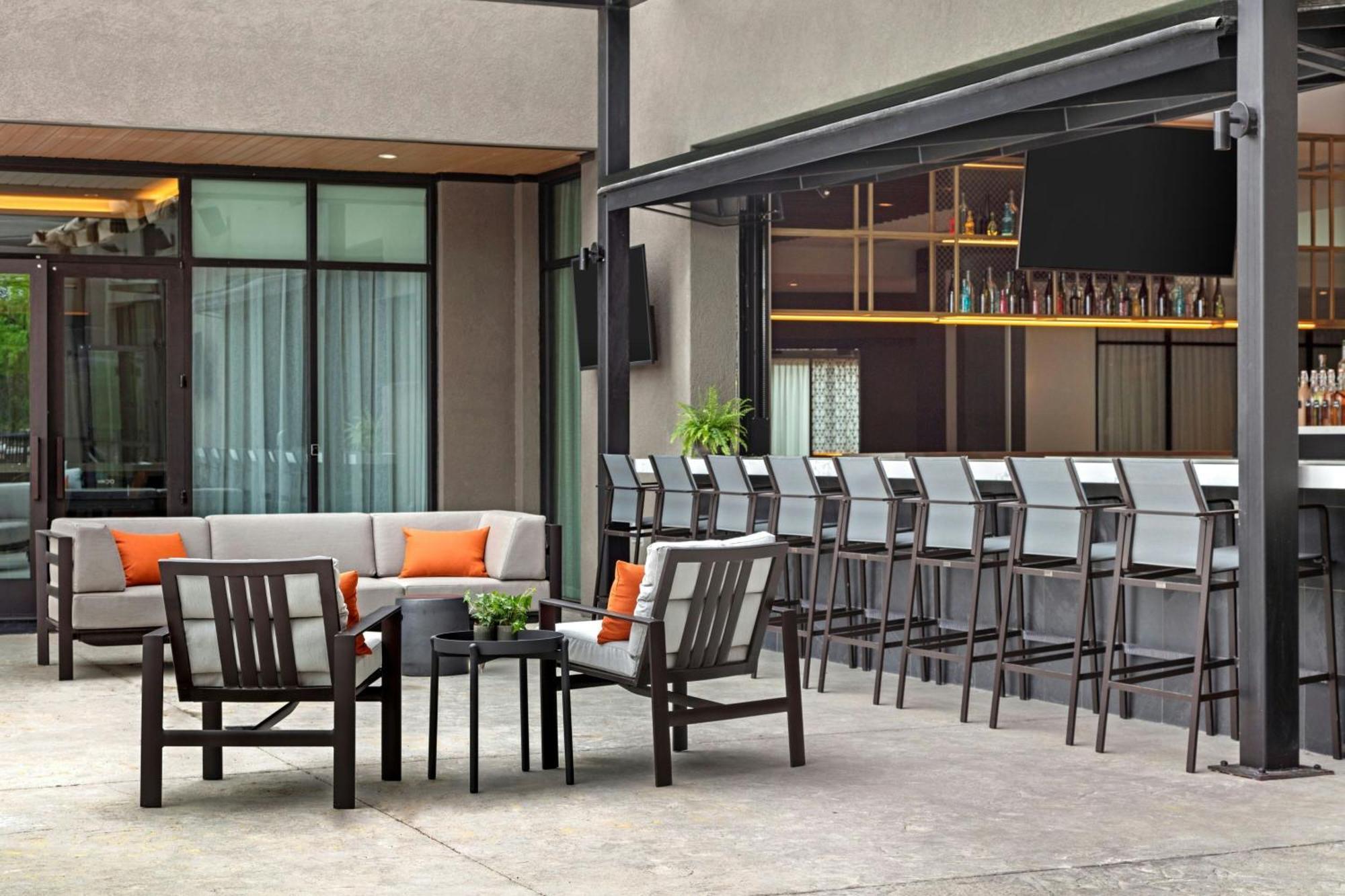 Hotel Marriott Airport 4*