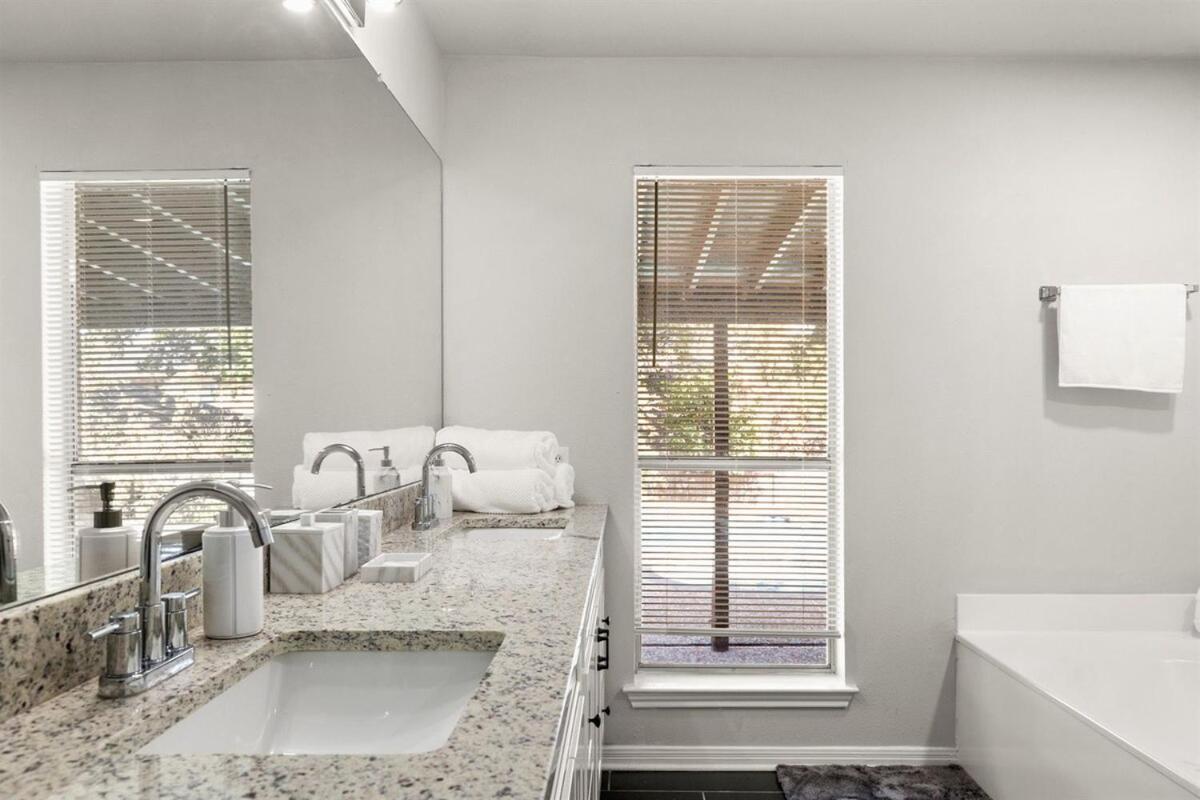 Pool Oasis 5 Bedrooms Game Horn San Antonio
