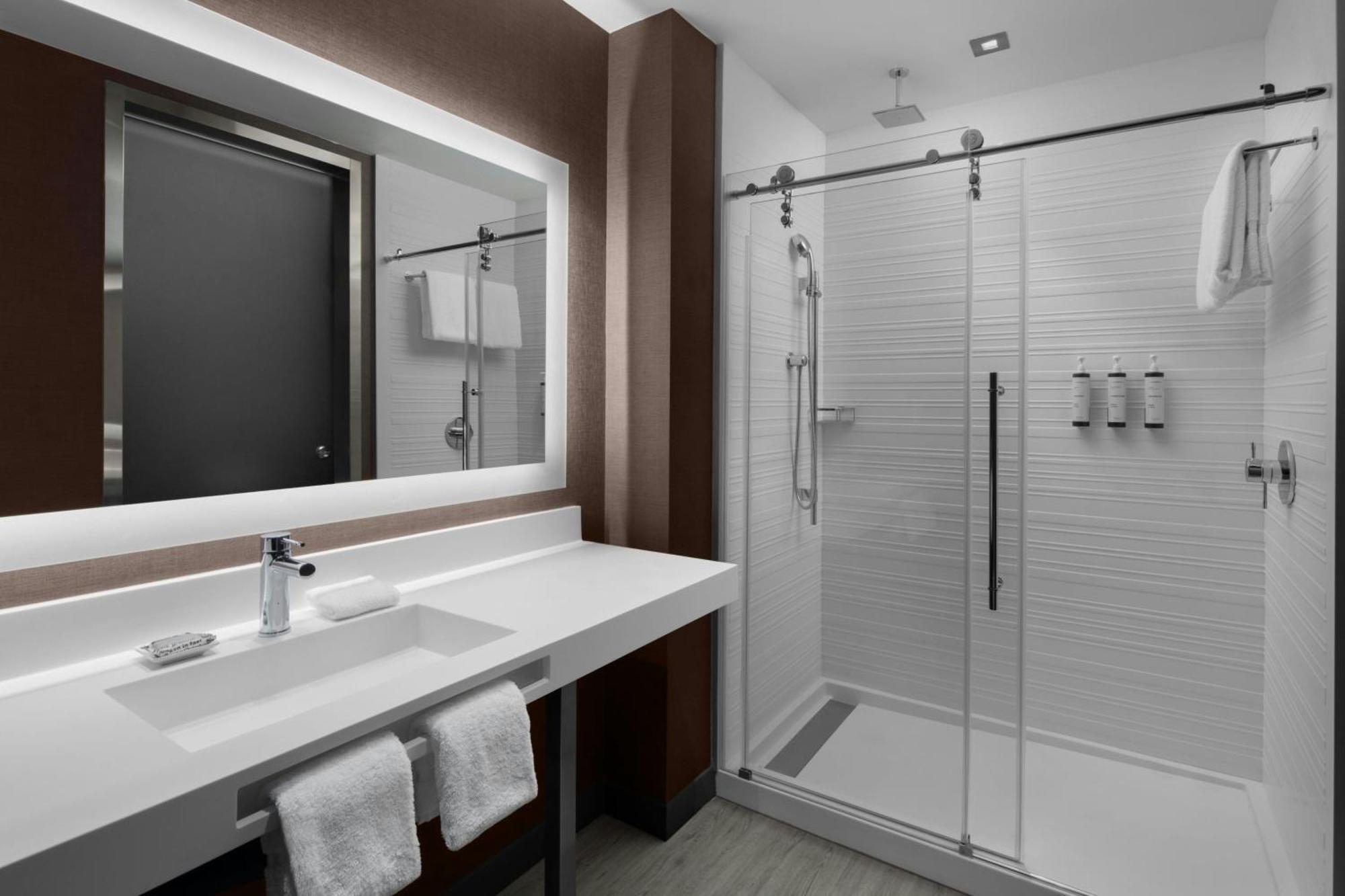 Ac By Marriott Riverwalk Hotel 3*