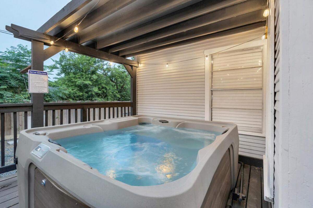 Holiday home Charming Downtown Sa With Pool And Hot Tub