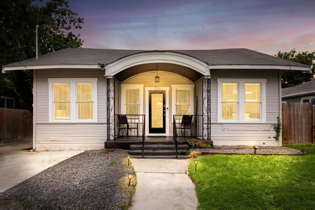 Holiday home Charming Downtown Sa With Pool And Hot Tub *