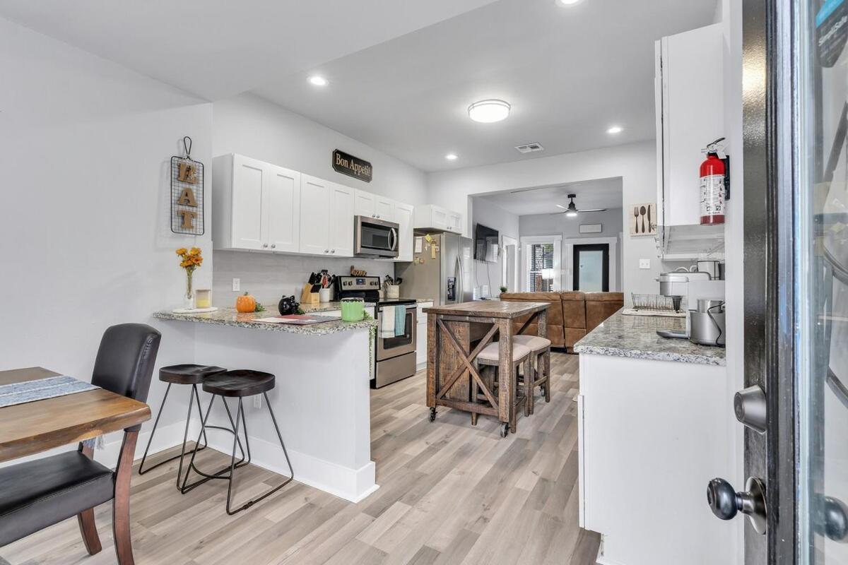 Charming Downtown Sa With Pool And Hot Tub