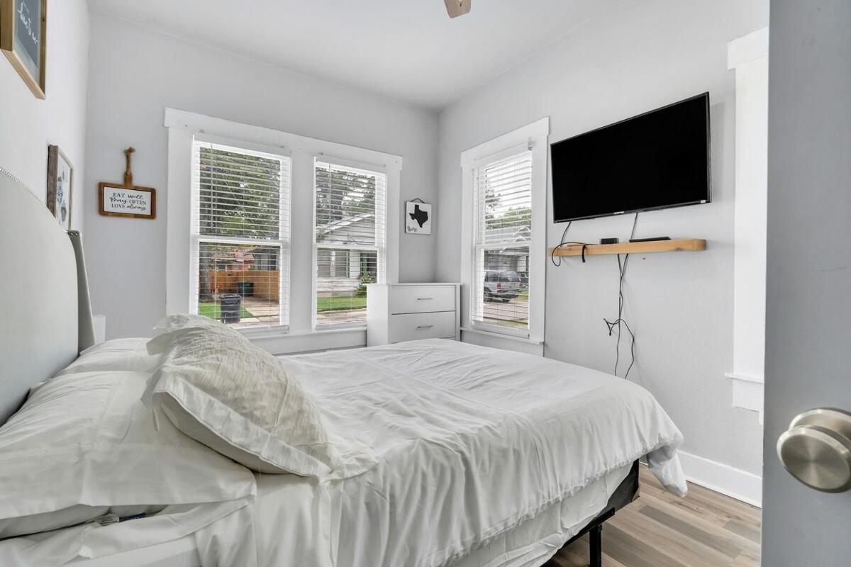 Charming Downtown Sa With Pool And Hot Tub