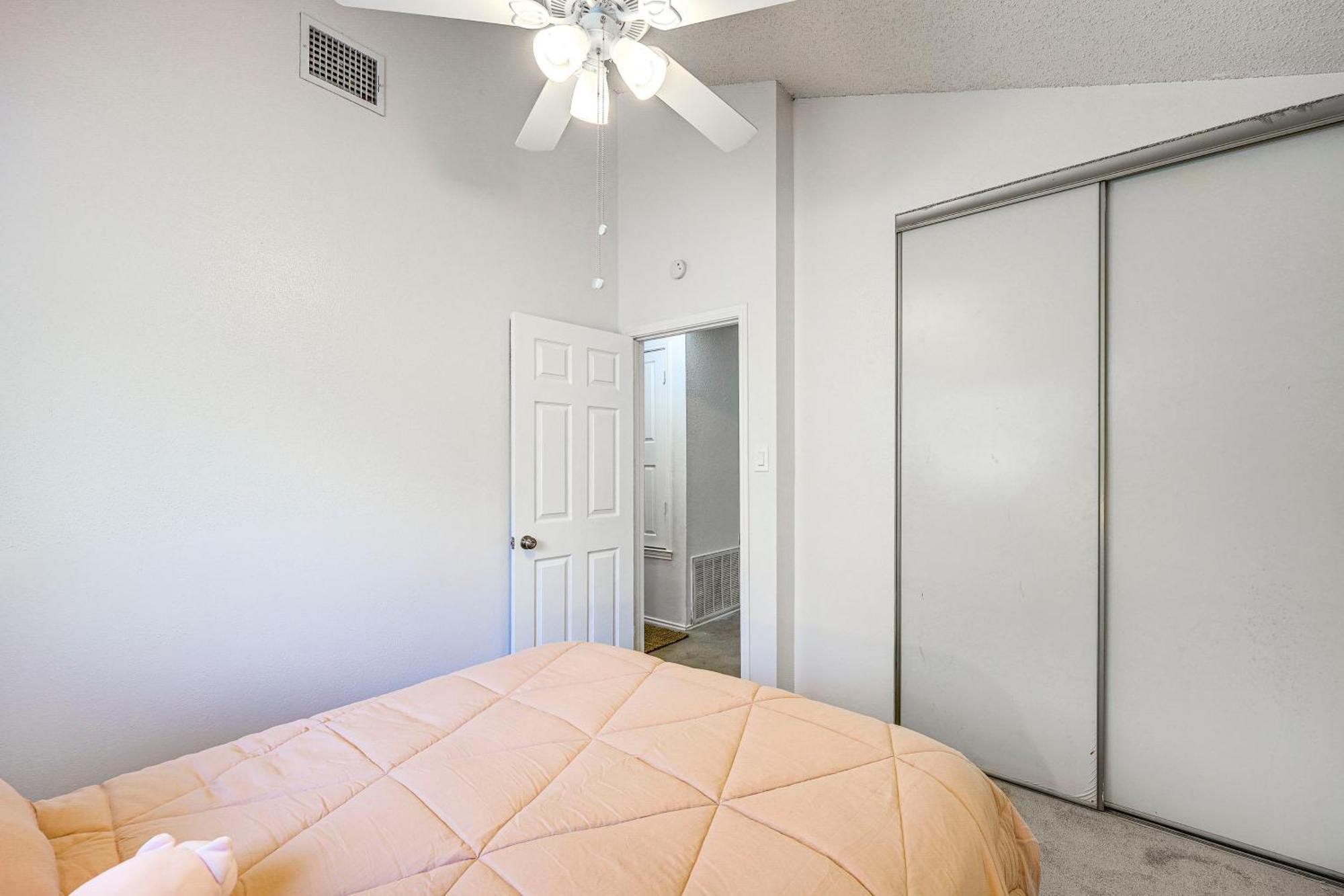 Holiday home Spacious Google Fiber, Game