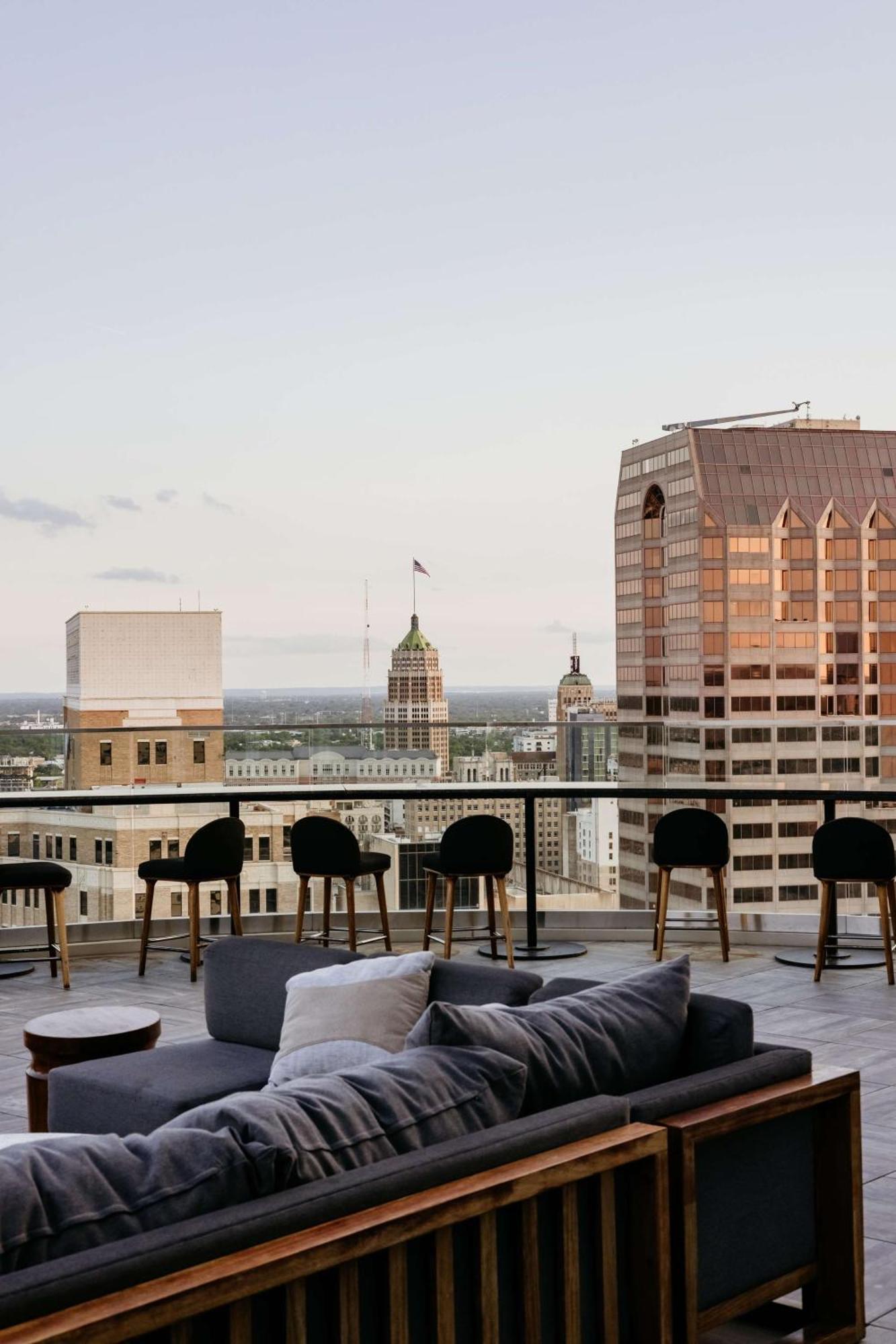 Thompson - Riverwalk, By Hyatt Hotel