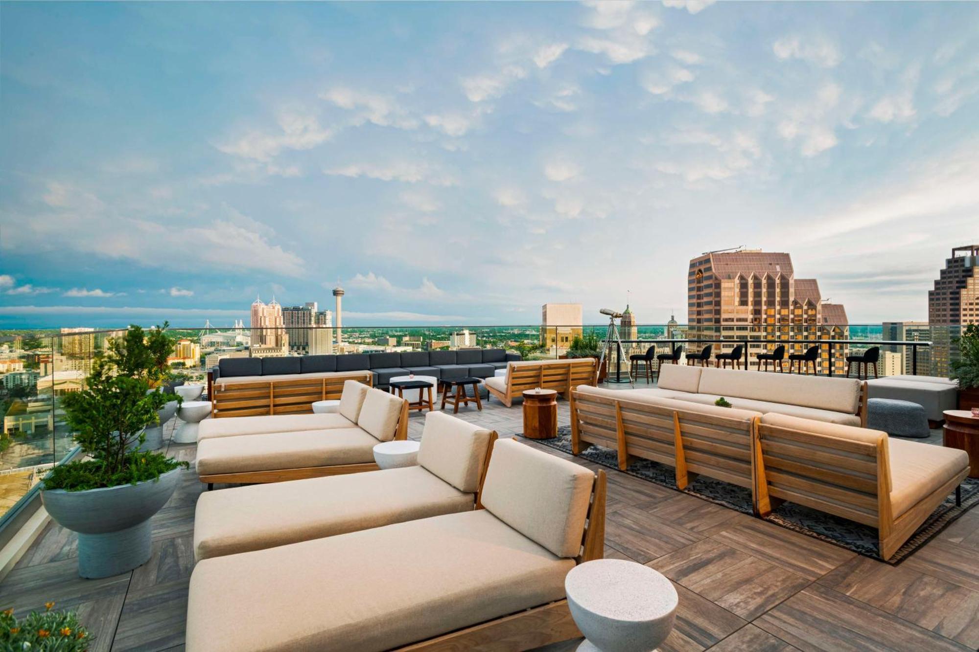 Thompson - Riverwalk, By Hyatt 5* San Antonio