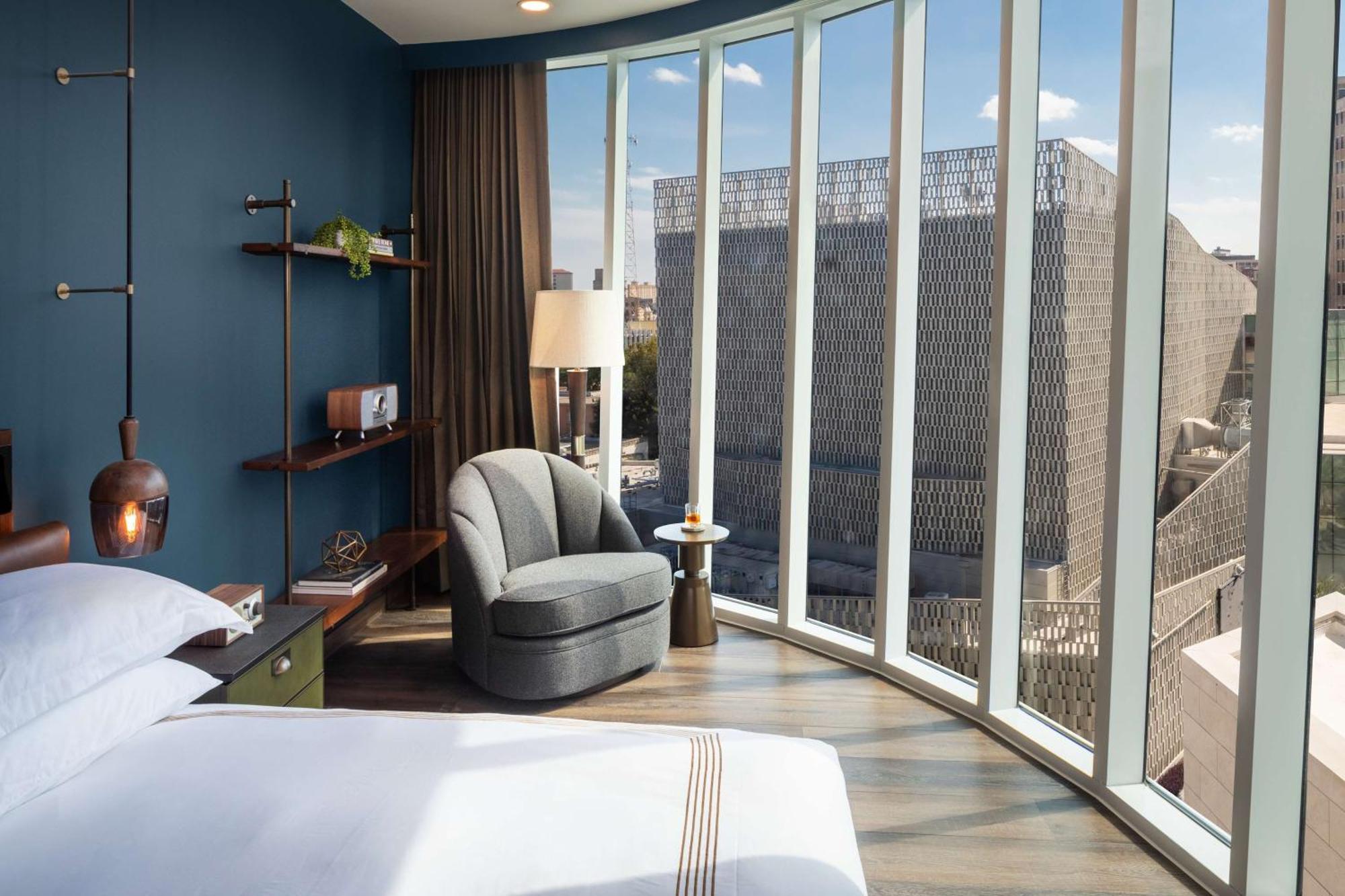 Thompson - Riverwalk, By Hyatt Hotel