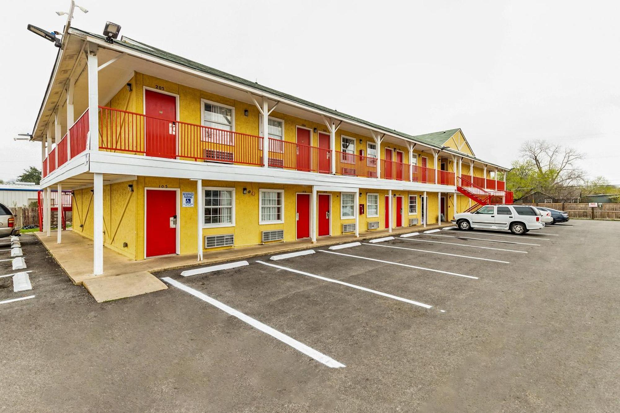 Oyo Lackland Near Seaworld San Antonio