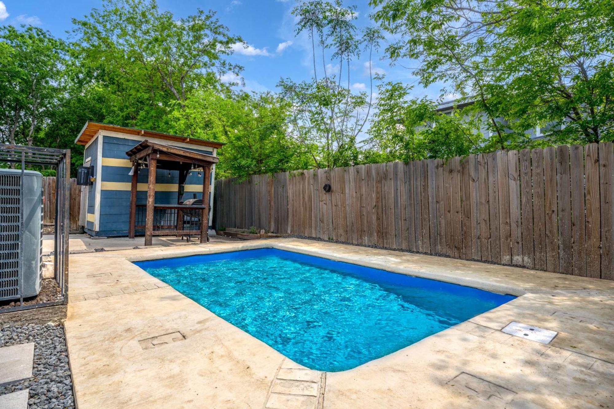 Holiday home Charming Downtown Sa With Pool And Hot Tub