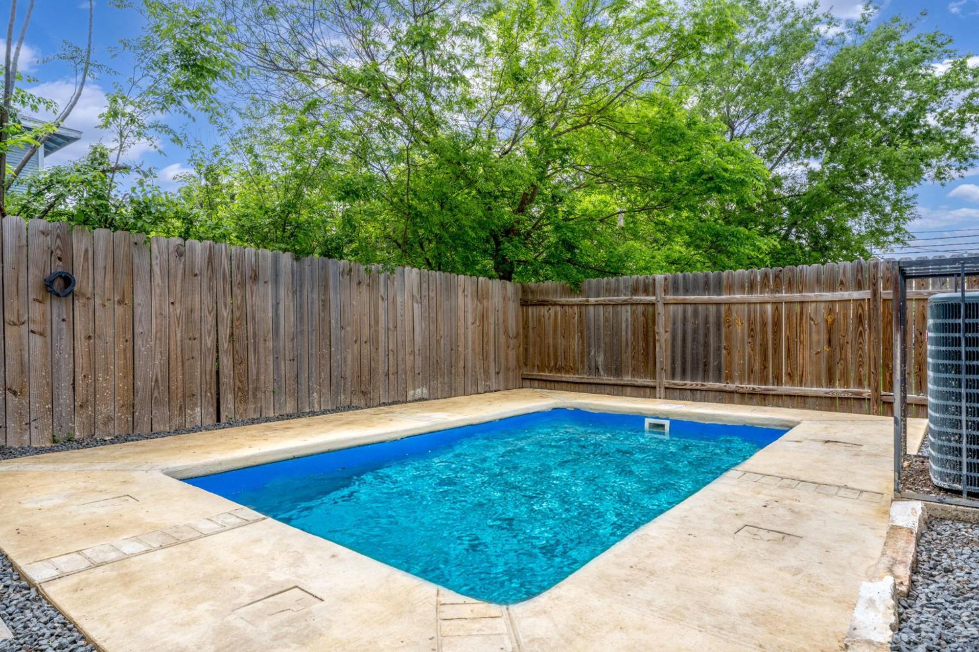 Charming Downtown Sa With Pool And Hot Tub Holiday home *