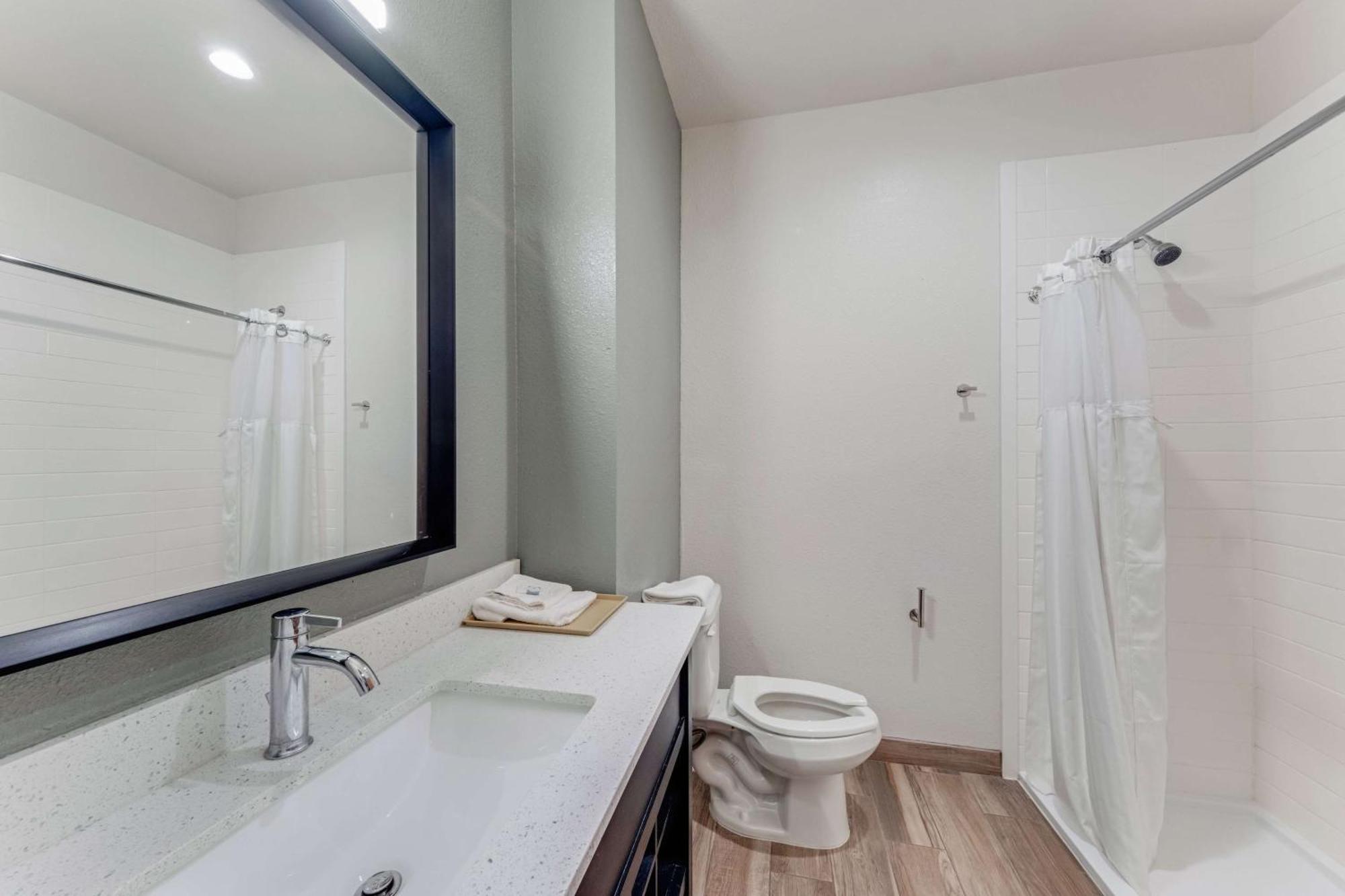 Americas Value Downtown Riverwalk Motel