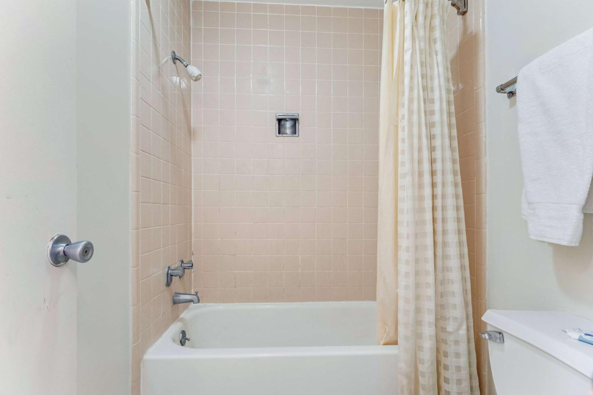 Americas Value Downtown Riverwalk Motel 3*