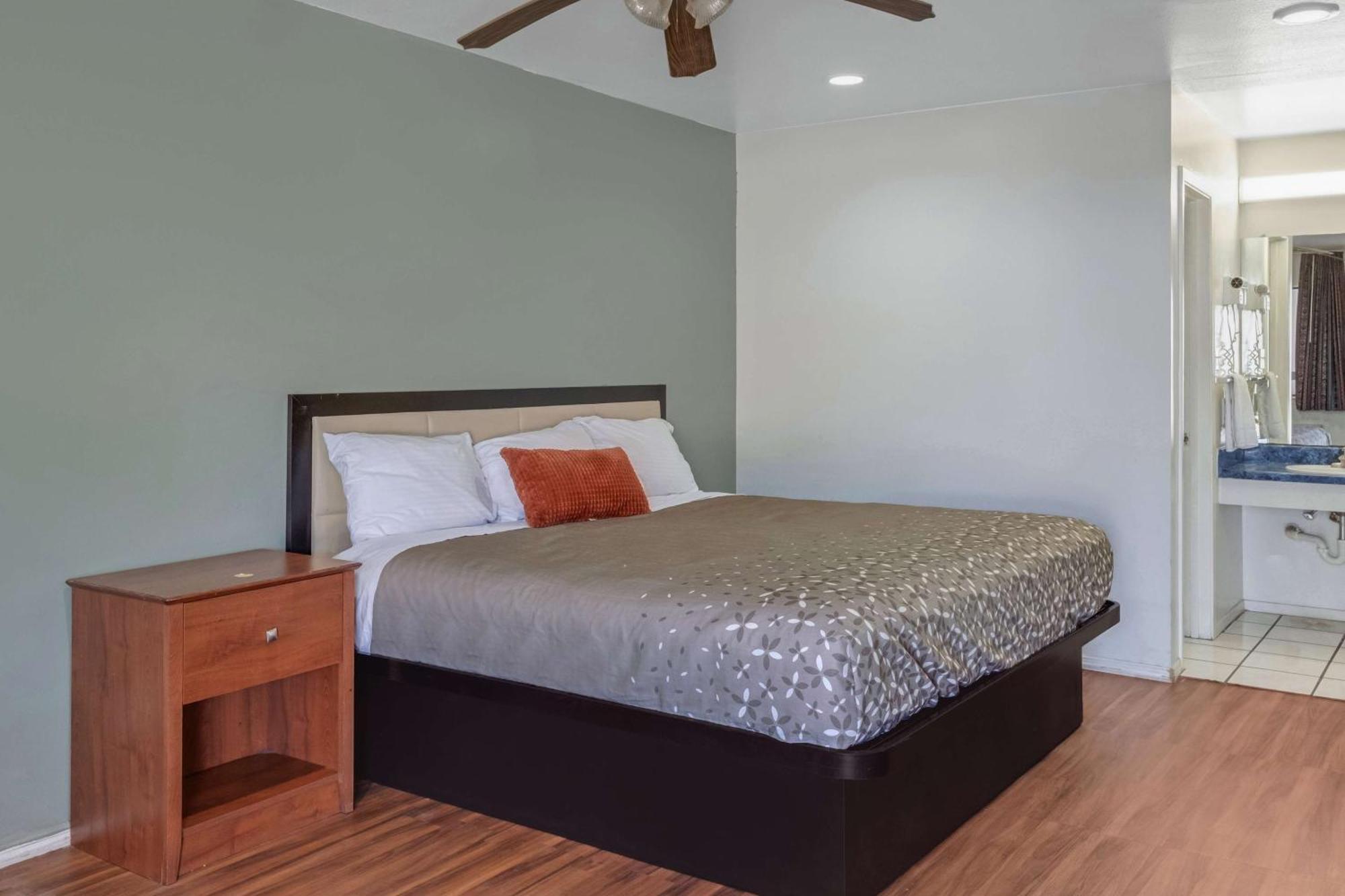 Americas Value Downtown Riverwalk Motel San Antonio