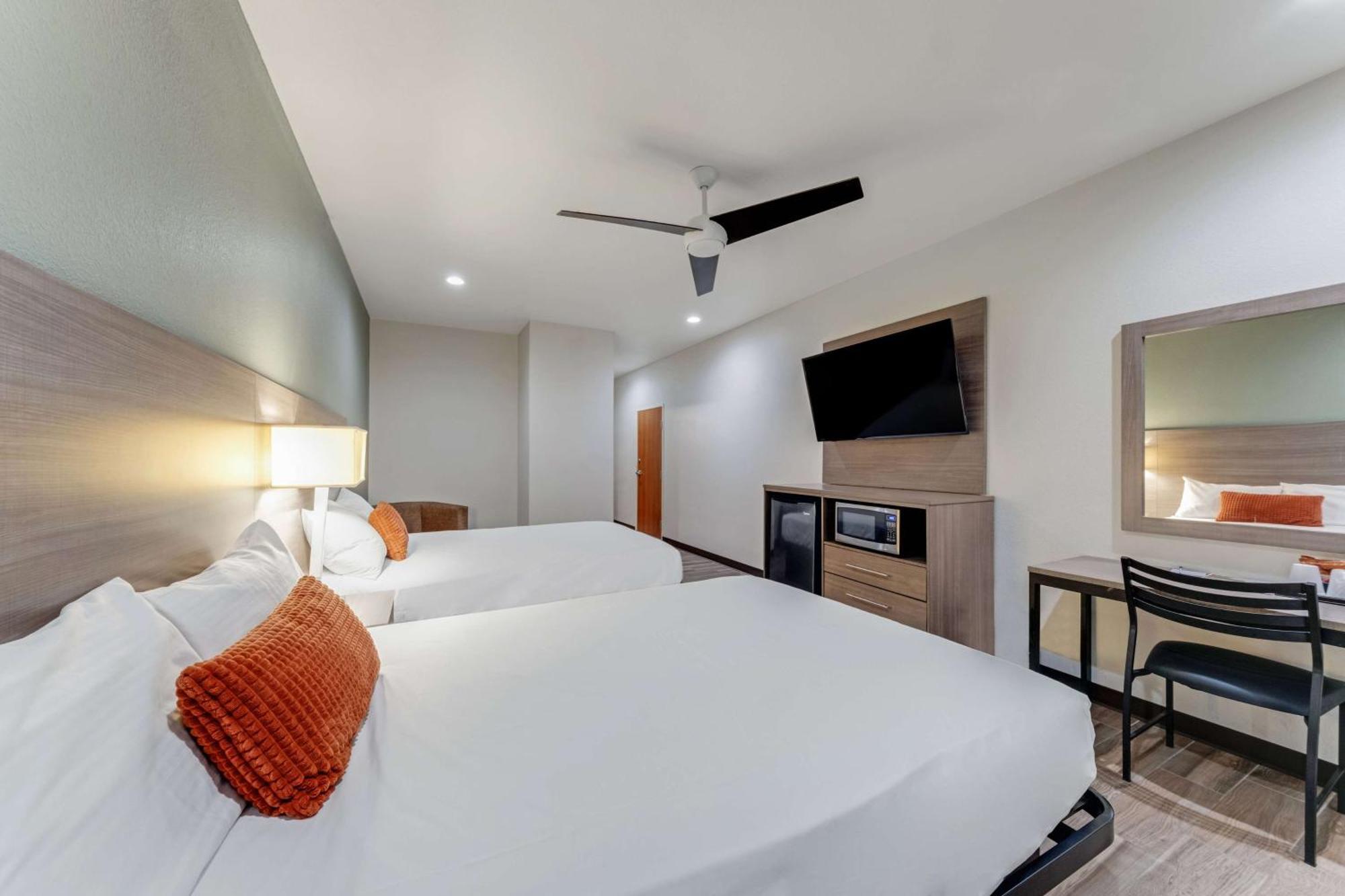 Americas Value Downtown Riverwalk Motel