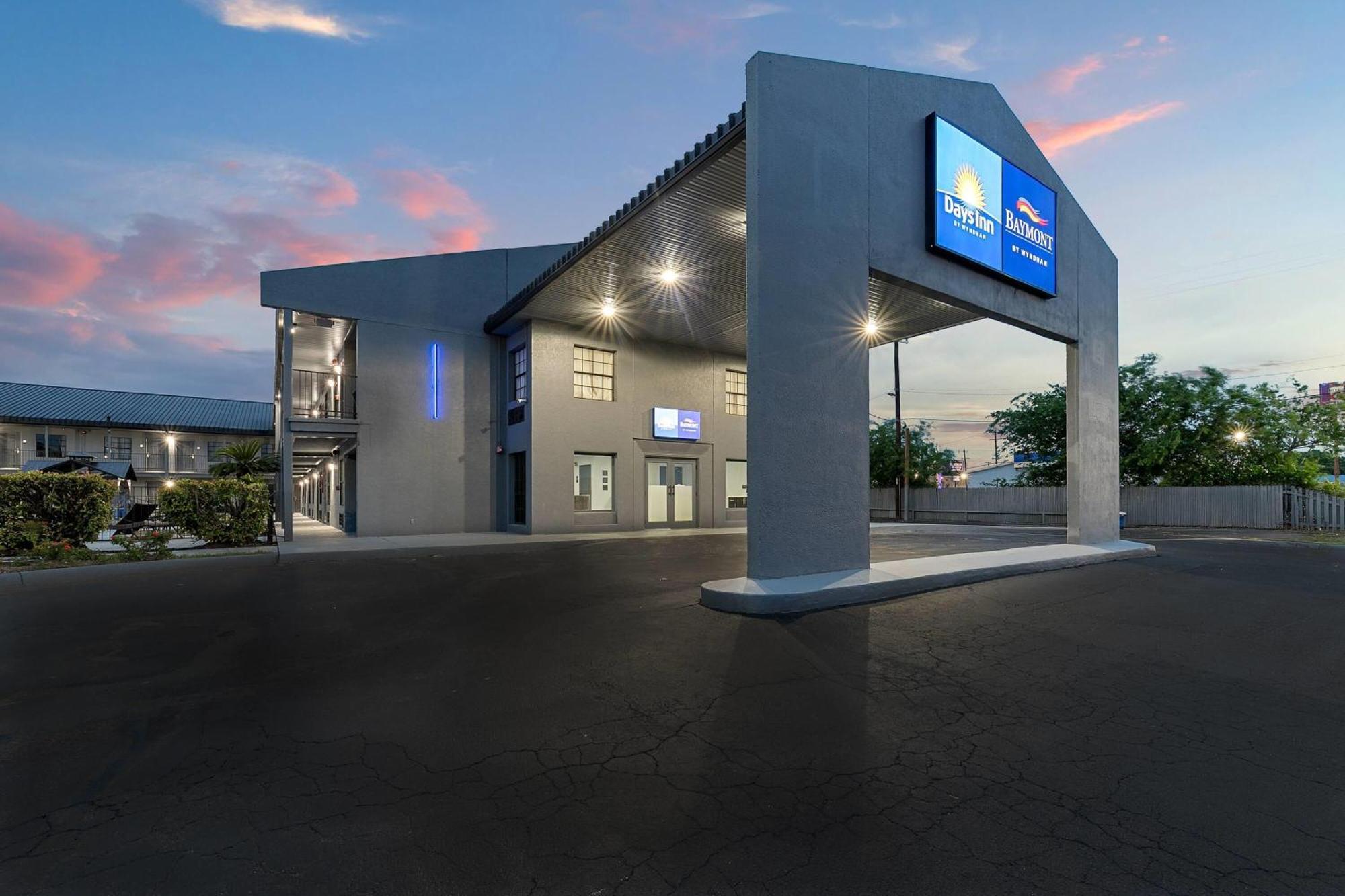 GreenTree Inn San Antonio/Lackland Air Force Base San Antonio