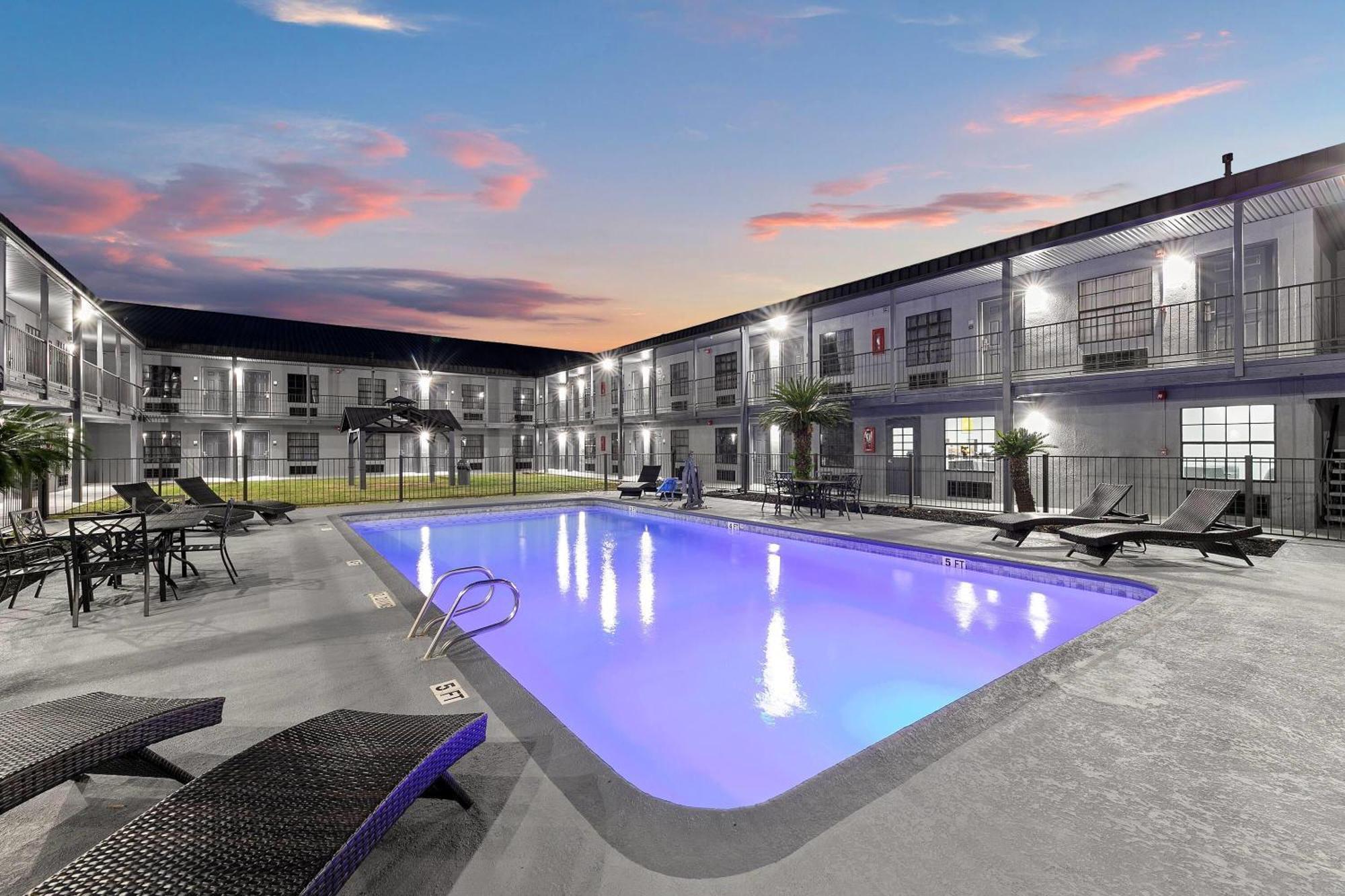 GreenTree Inn San Antonio/Lackland Air Force Base Hotel