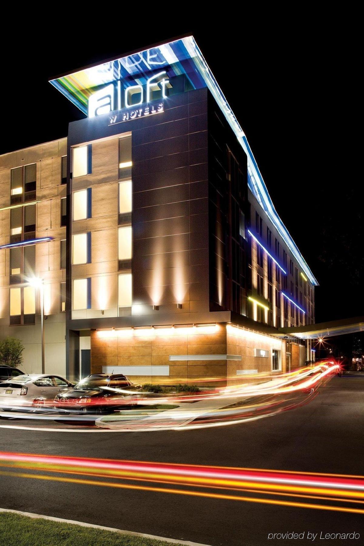 Aloft Airport 3*