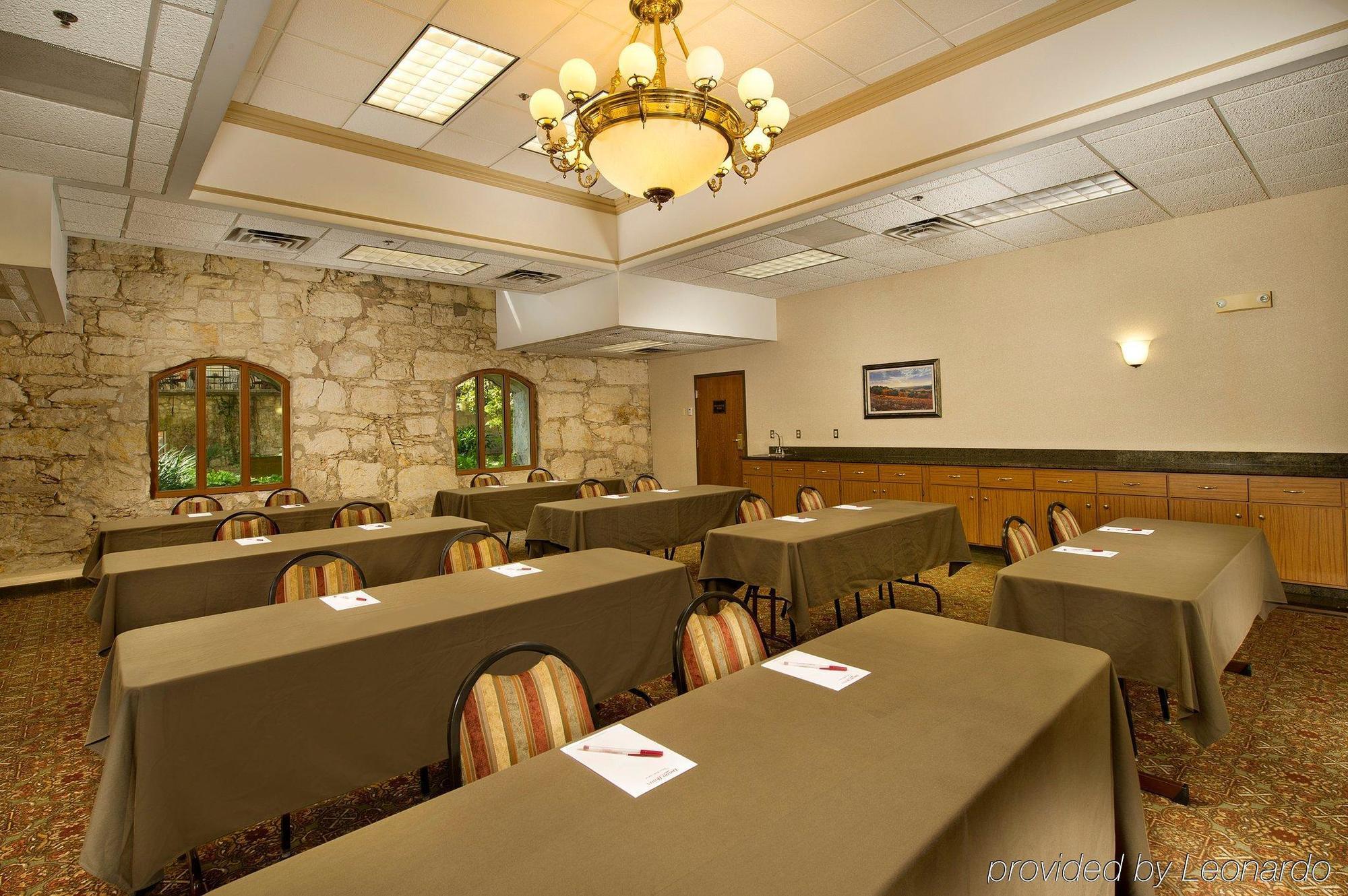 Drury & Riverwalk 3* San Antonio