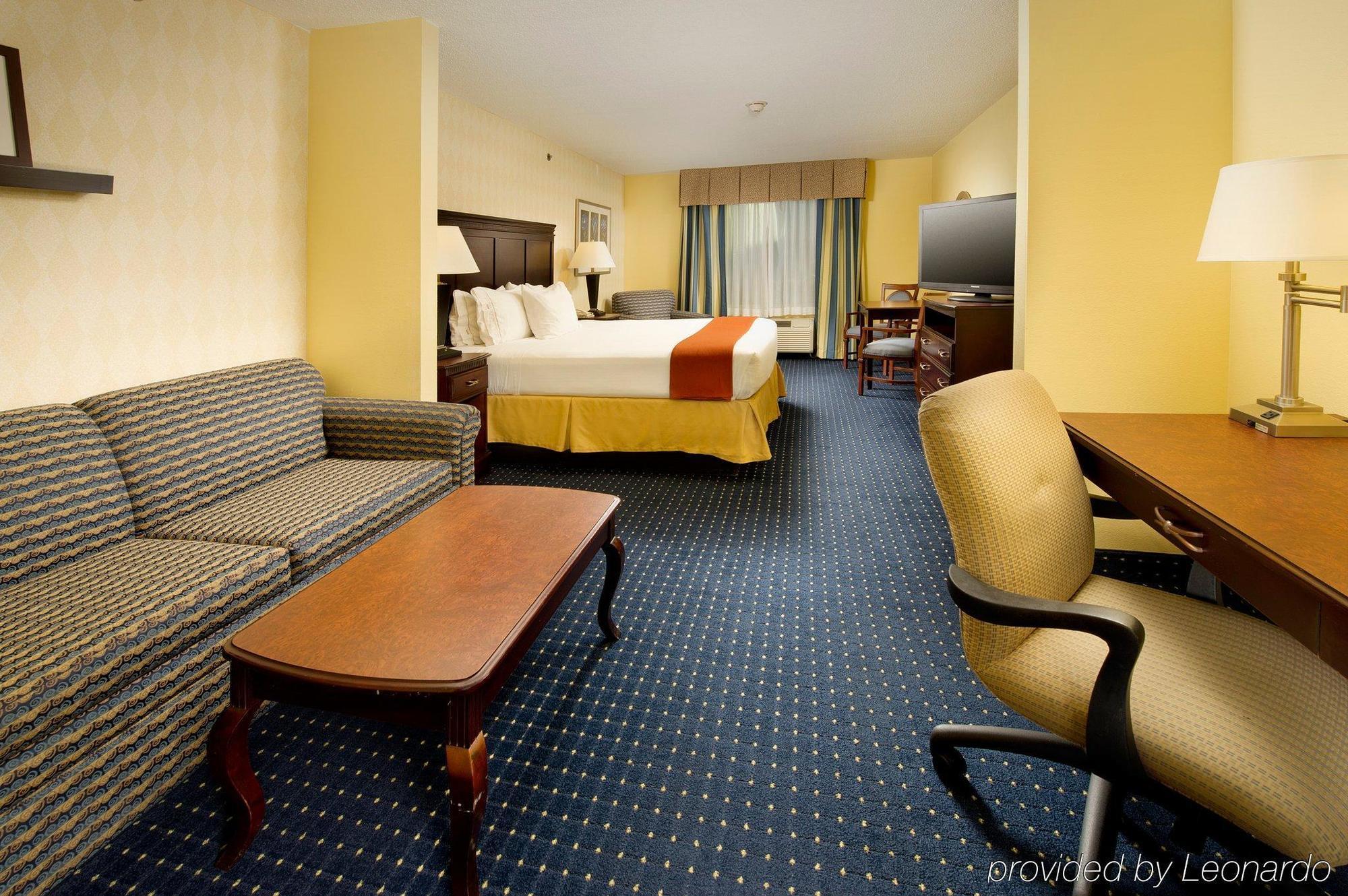 Hotel Express & West Sea World Area By Ihg