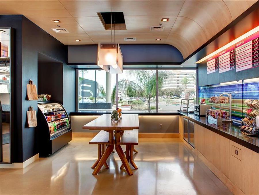 Hotel Aloft Airport