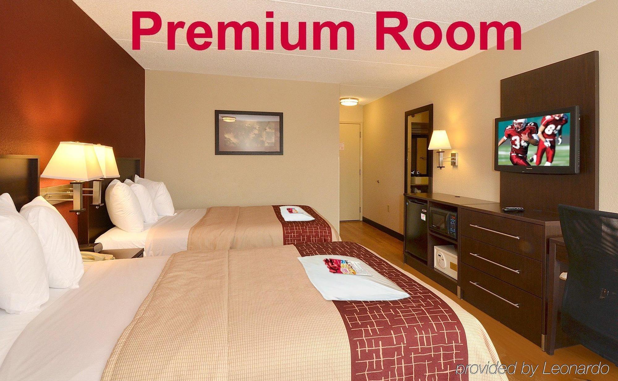 Hotel Red Roof Plus+ Downtown - Riverwalk San Antonio