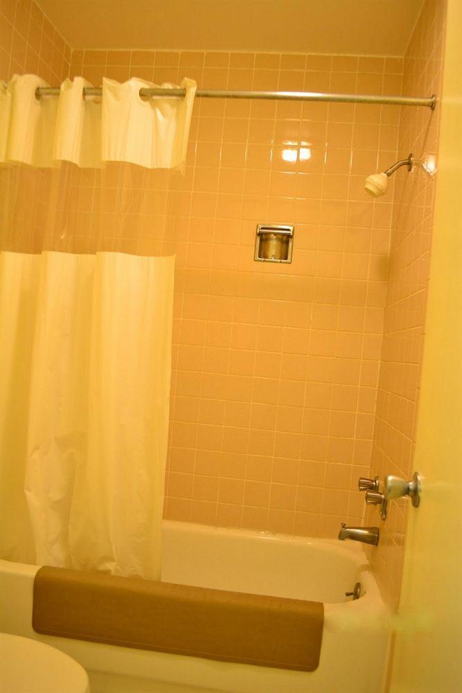 Americas Value Downtown Riverwalk 3*