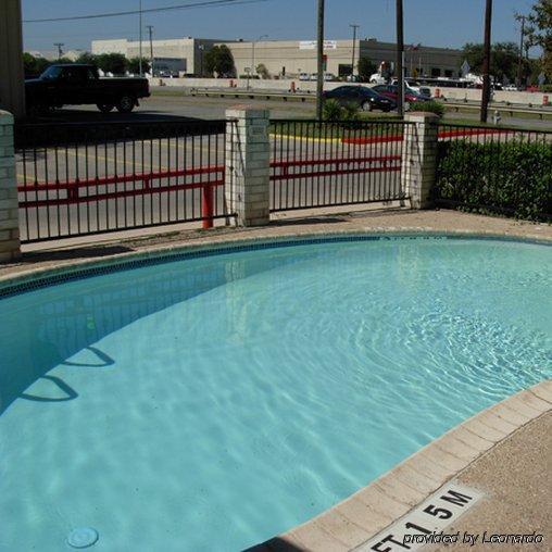 6 San Antonio, Tx - Frost Bank Center Hotel 2*