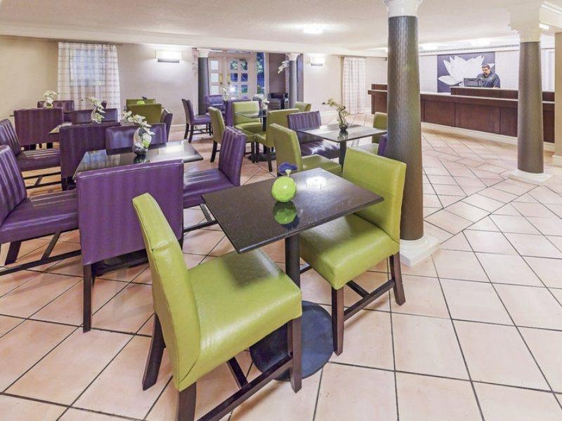 La Quinta By Wyndham I-35 N At Toepperwein